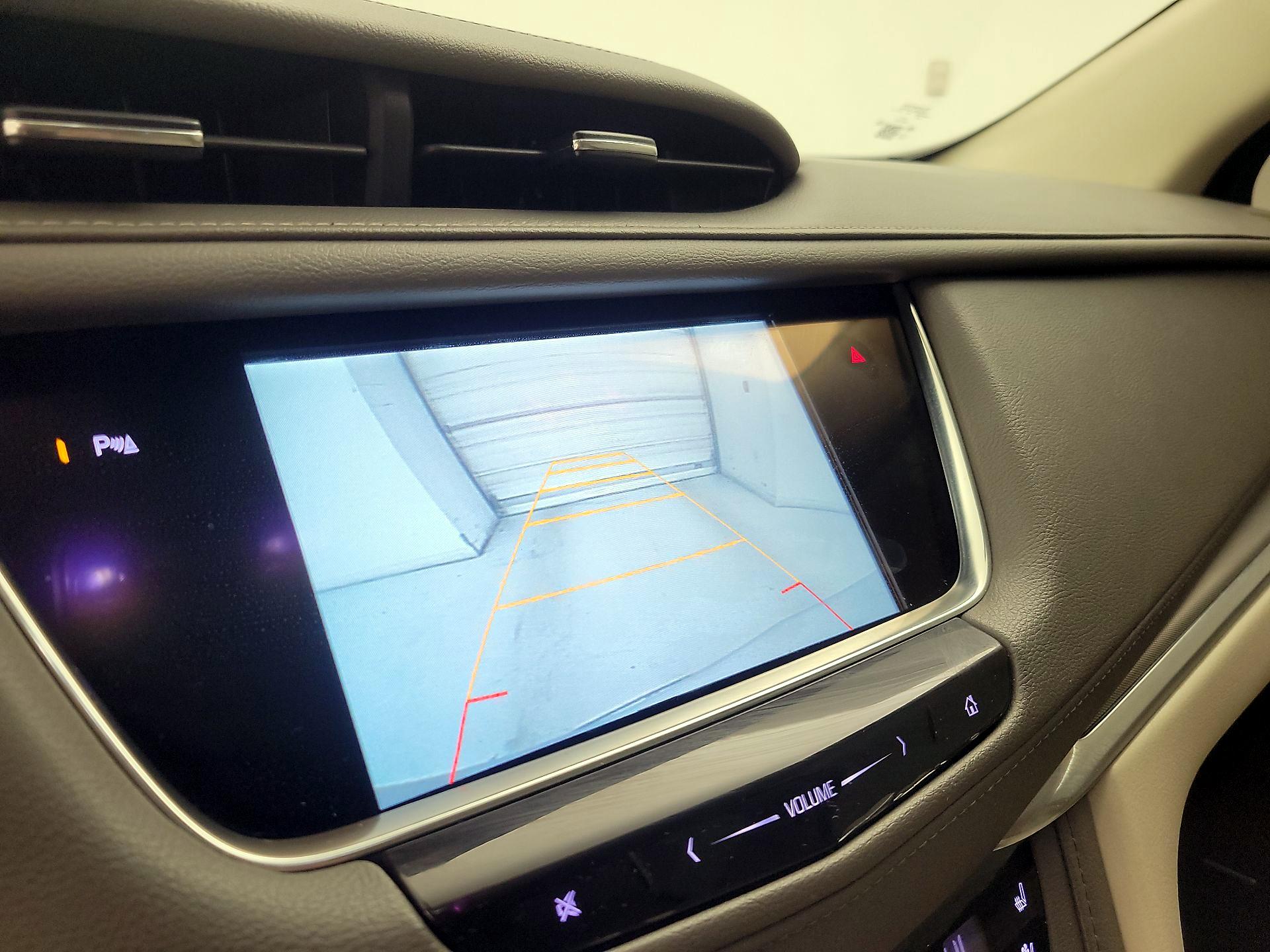 Thumbnail: 2017 Cadillac XT5 - 15