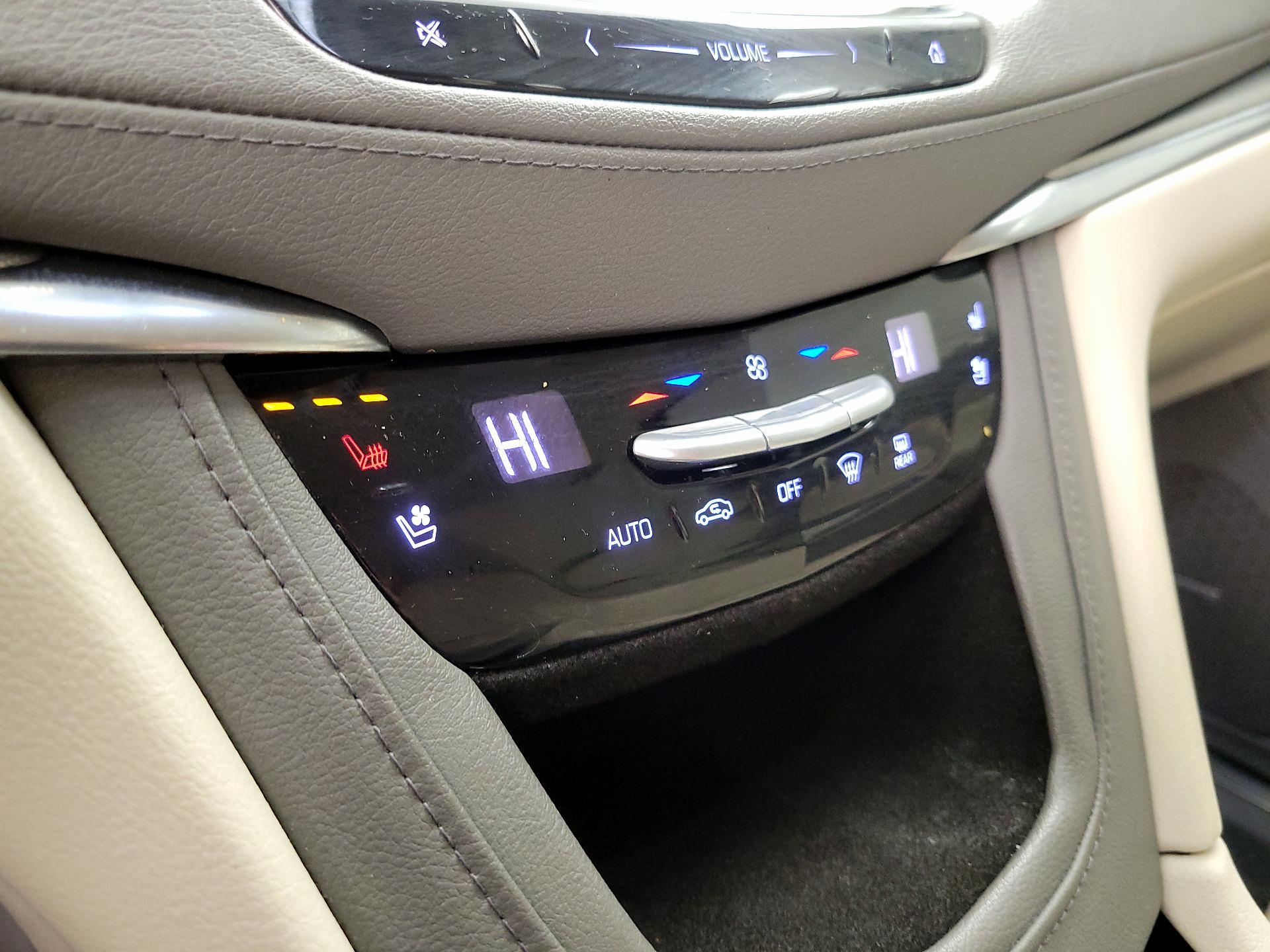 Thumbnail: 2017 Cadillac XT5 - 17