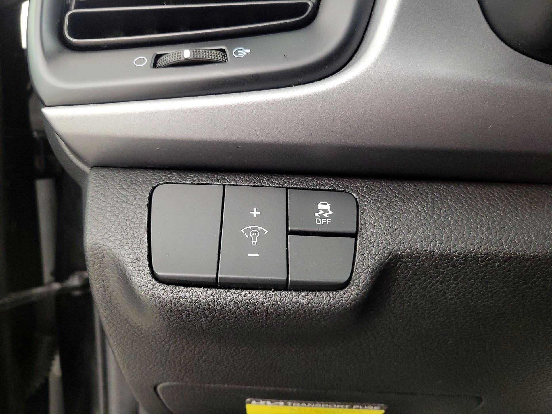 Thumbnail: 2023 Kia Rio - 13