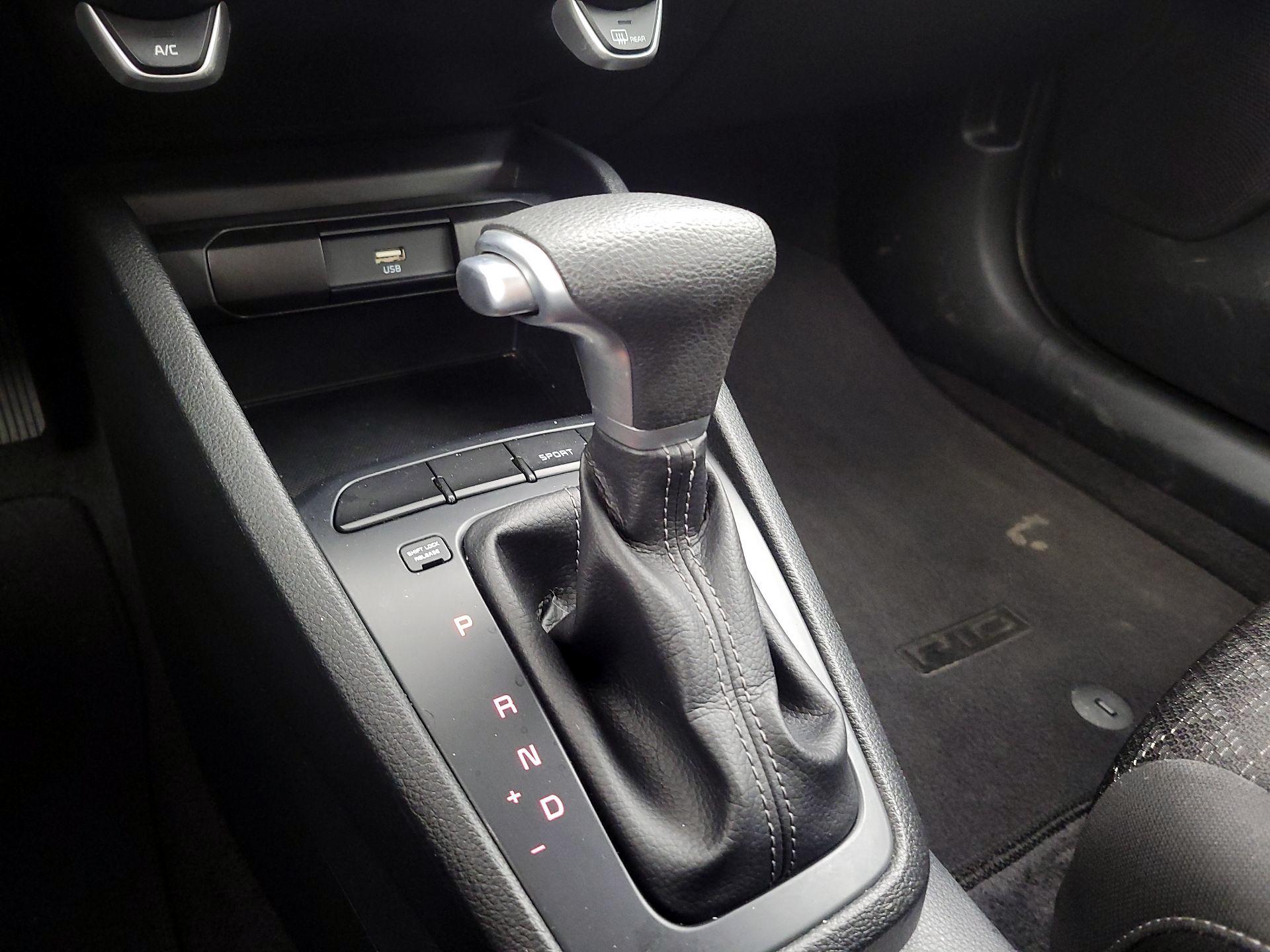 Thumbnail: 2023 Kia Rio - 17