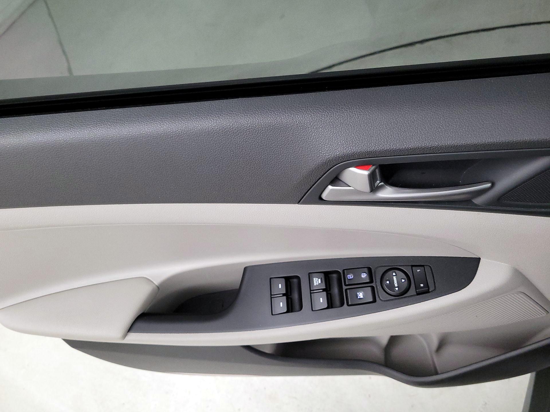 Thumbnail: 2018 Hyundai Tucson - 12