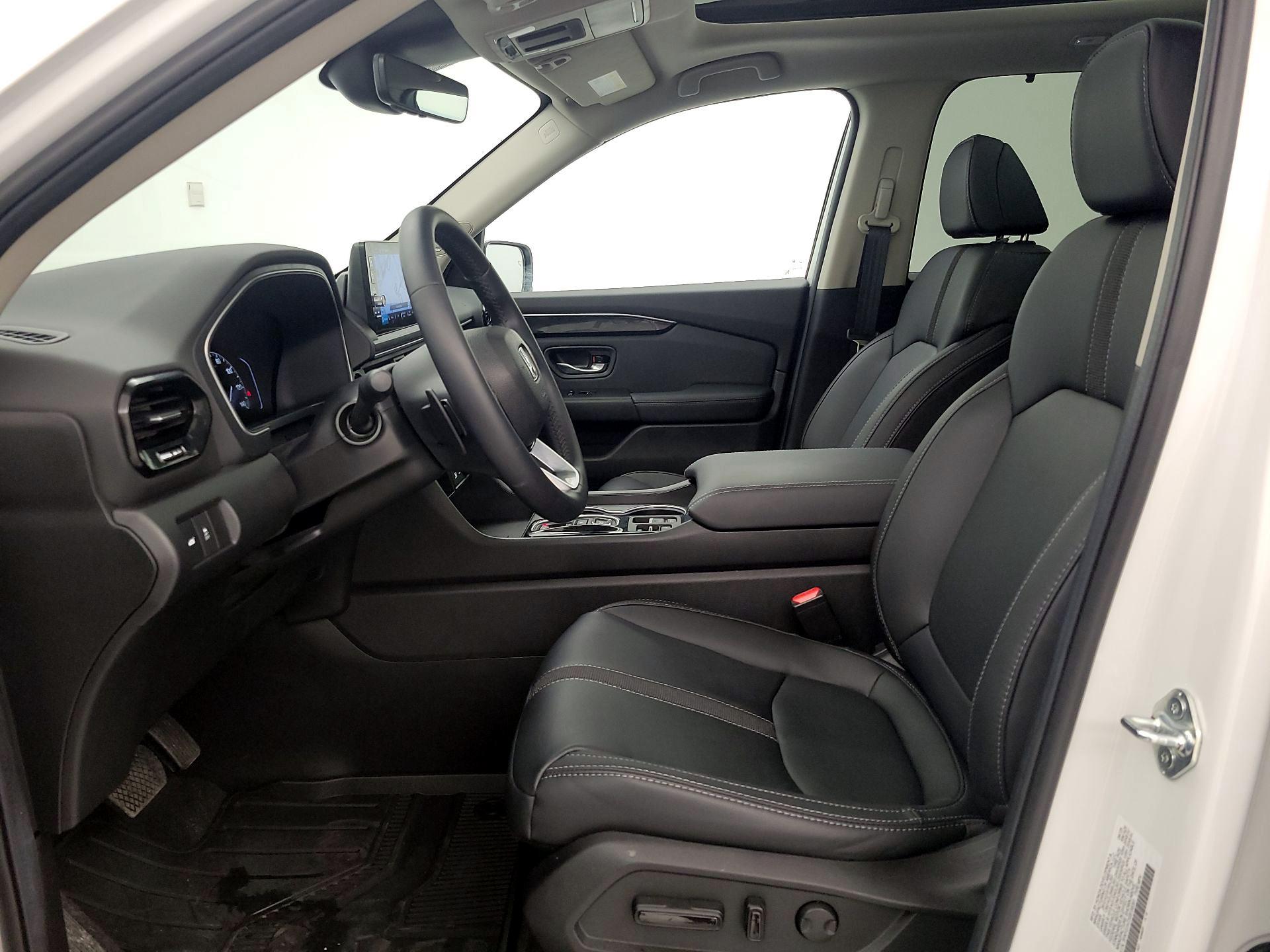 Thumbnail: 2025 Honda Pilot - 11