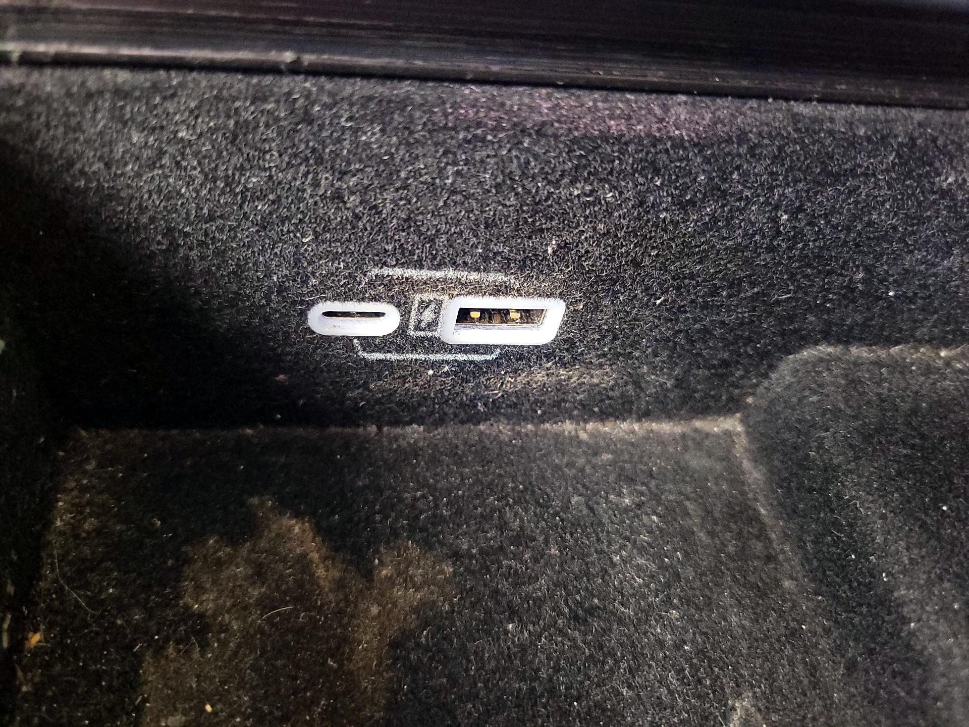 Thumbnail: 2022 Jeep Grand Wagoneer - 19