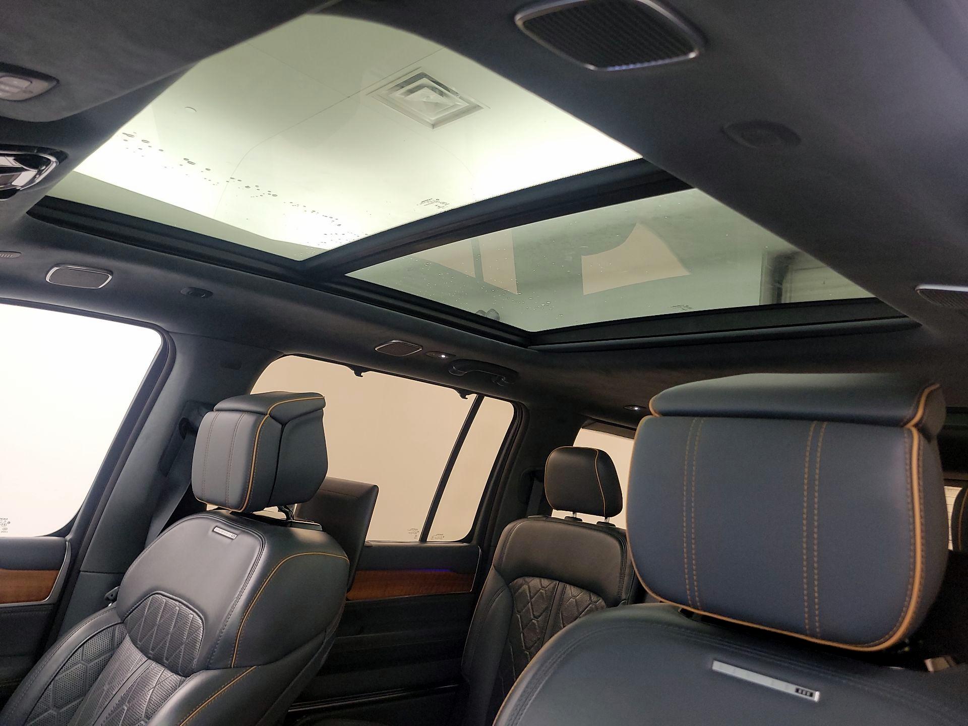 Thumbnail: 2022 Jeep Grand Wagoneer - 20