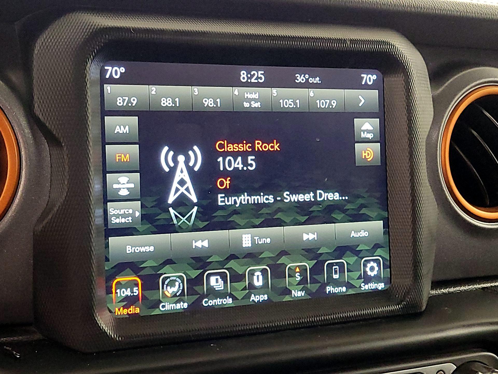 Thumbnail: 2022 Jeep Gladiator - 16