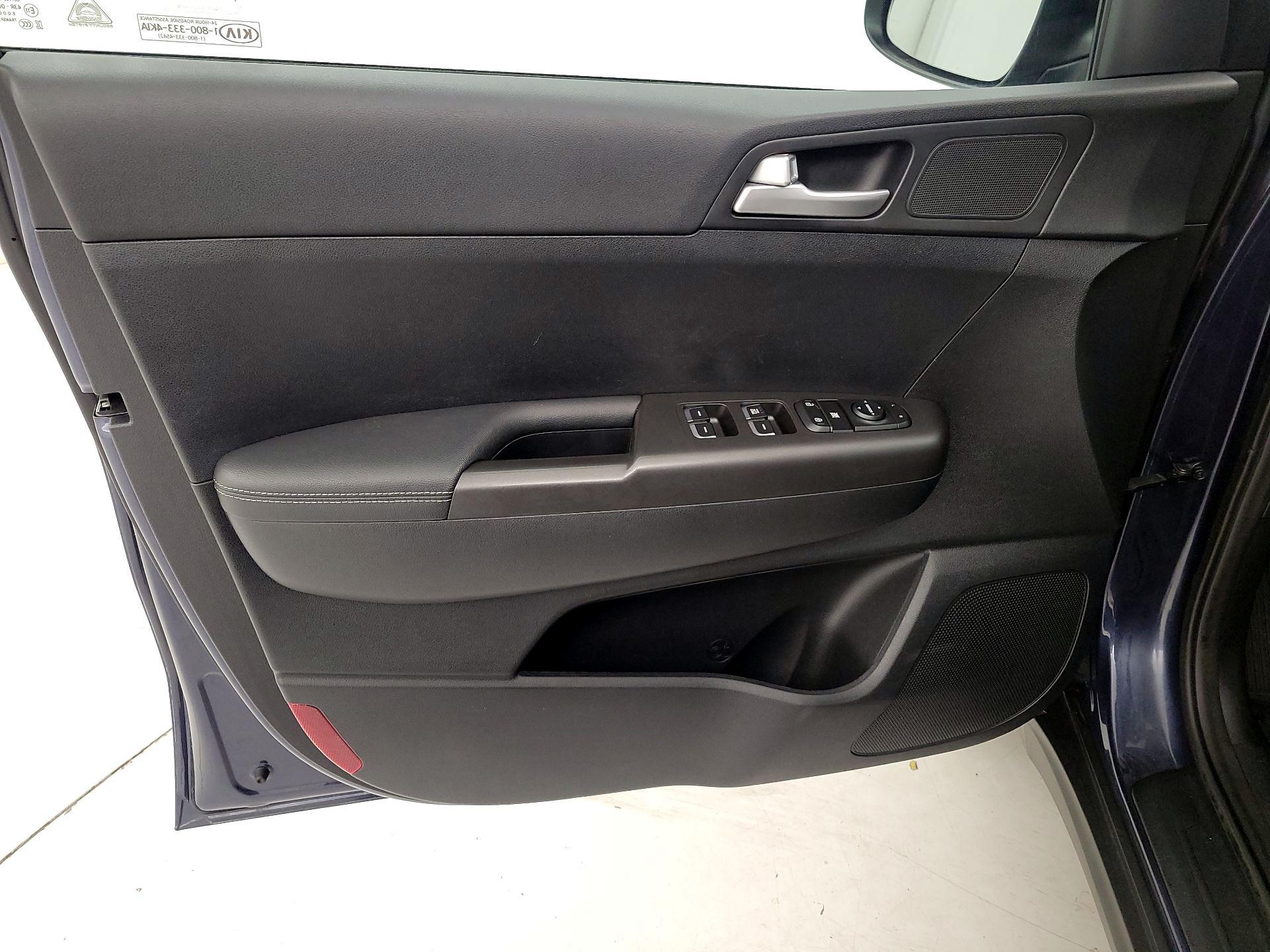 Thumbnail: 2017 Kia Sportage - 12