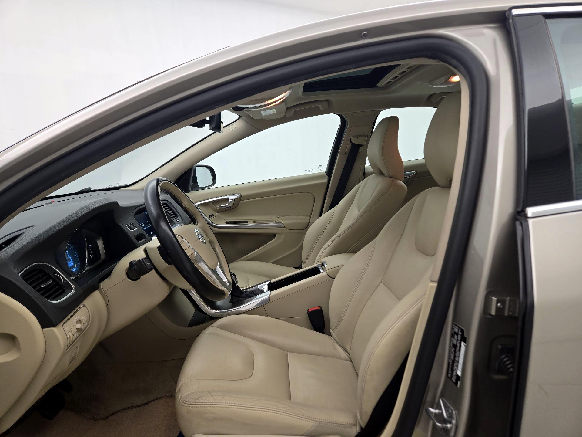 Thumbnail: 2015 Volvo S60 - 11