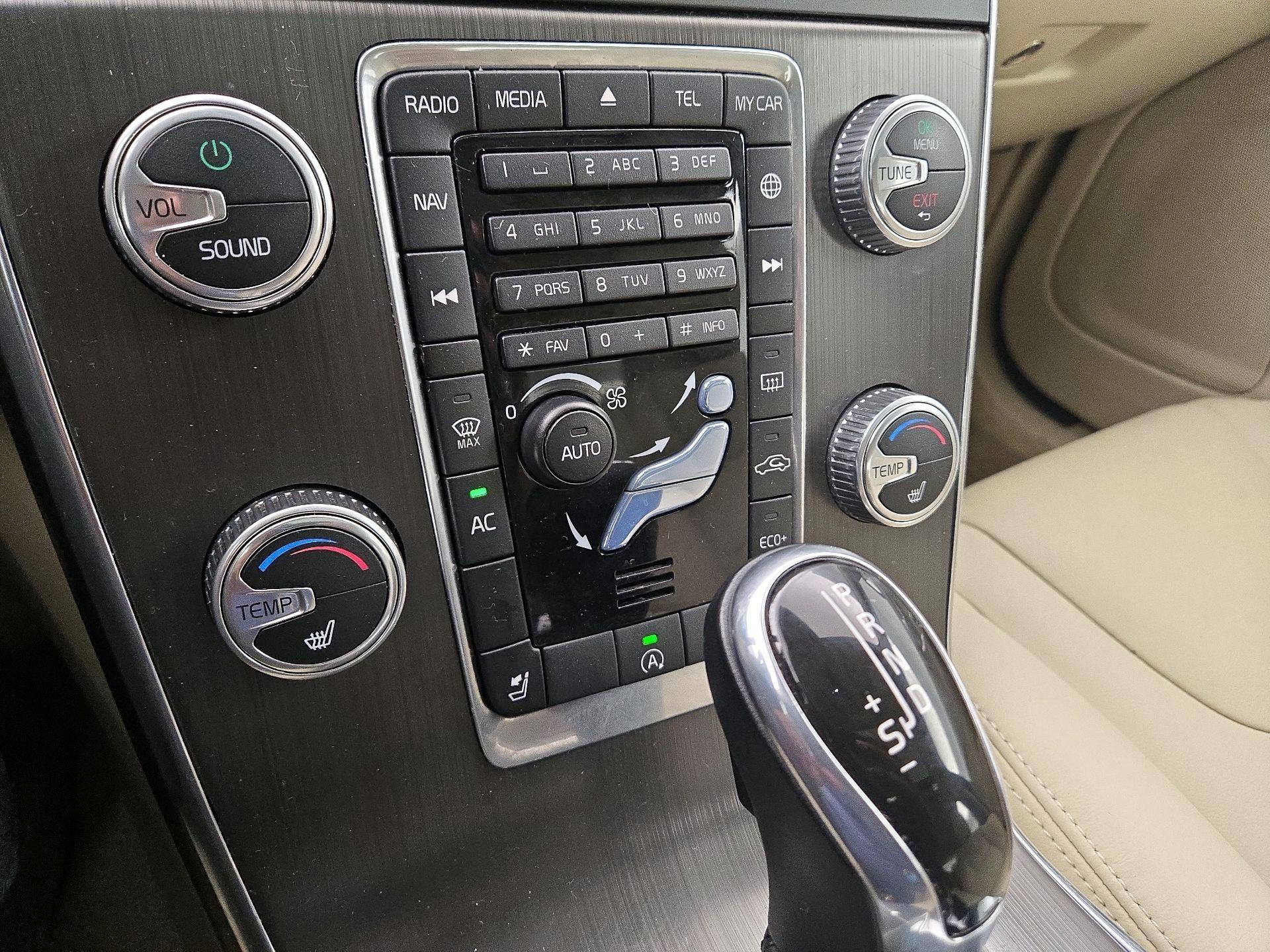 Thumbnail: 2015 Volvo S60 - 15