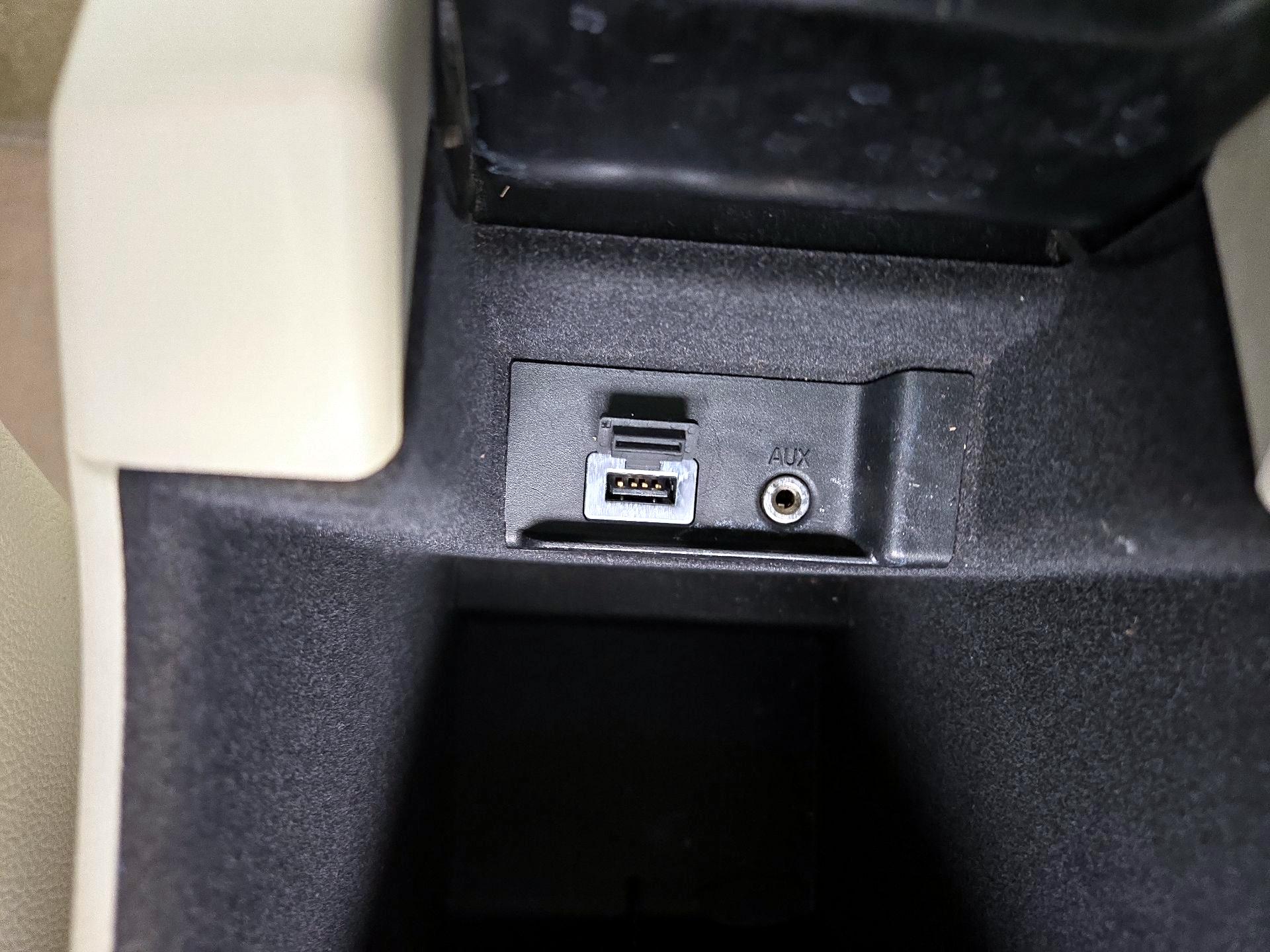 Thumbnail: 2015 Volvo S60 - 17