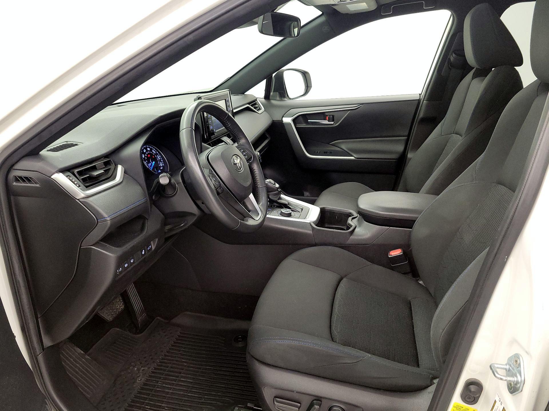 Thumbnail: 2022 Toyota RAV4 - 11