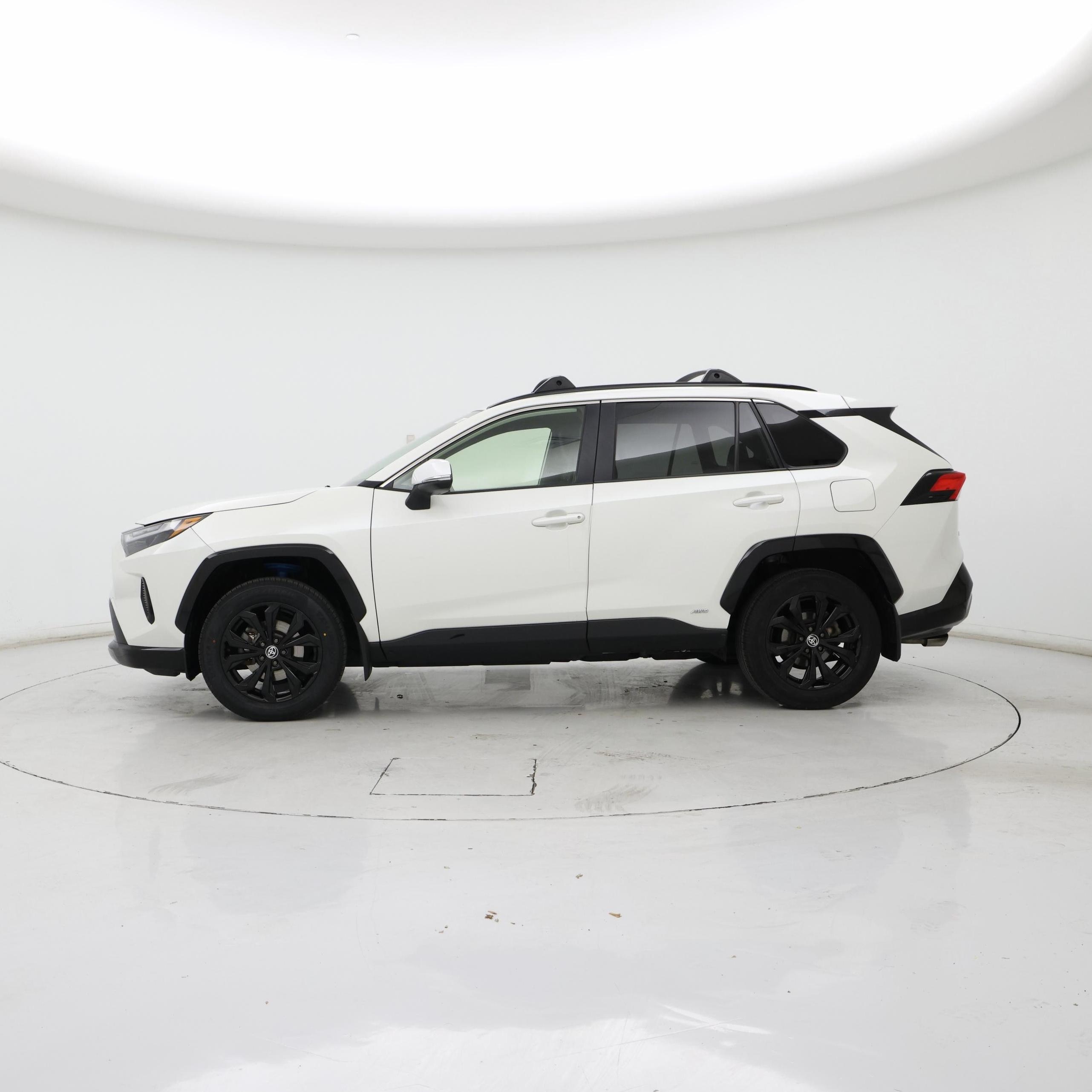 Thumbnail: 2022 Toyota RAV4 - 3