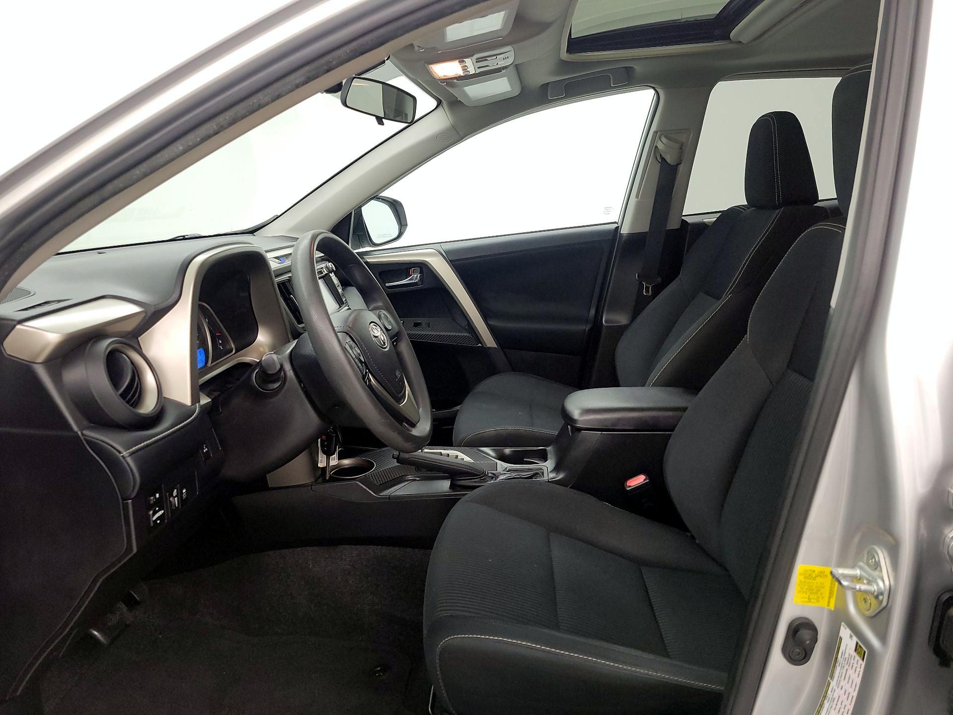 Thumbnail: 2015 Toyota RAV4 - 11