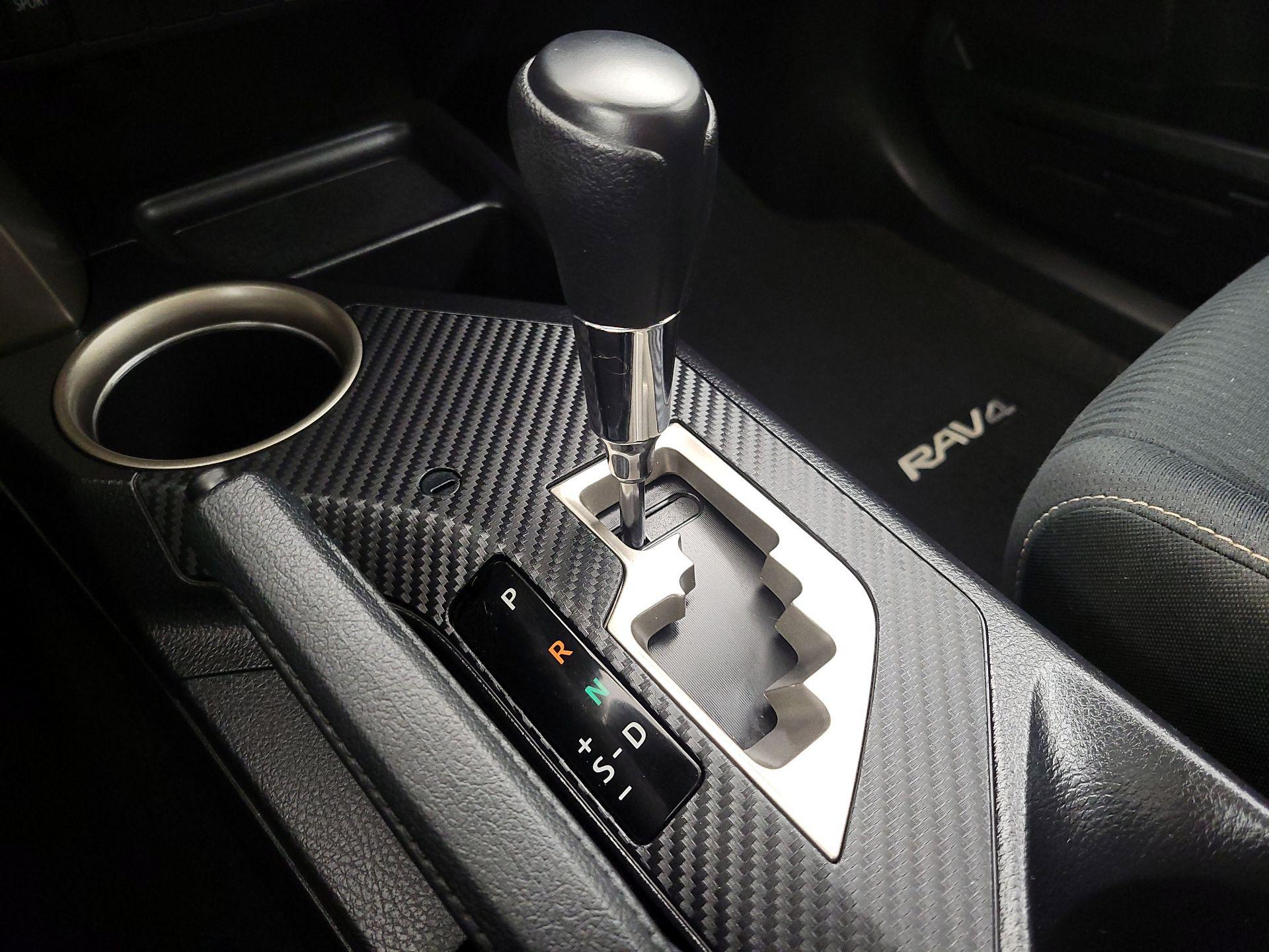 Thumbnail: 2015 Toyota RAV4 - 17