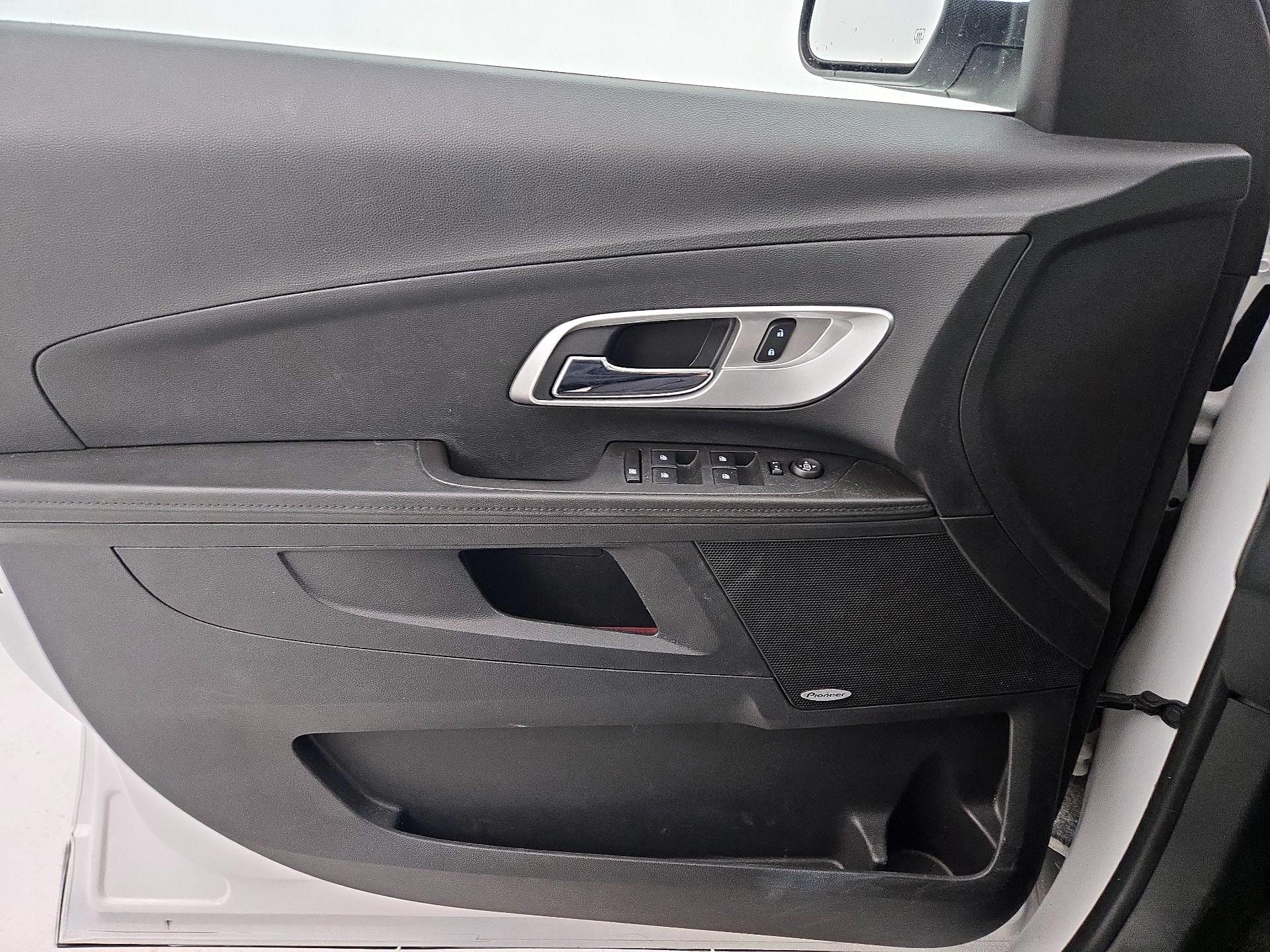 Thumbnail: 2016 Chevrolet Equinox - 12