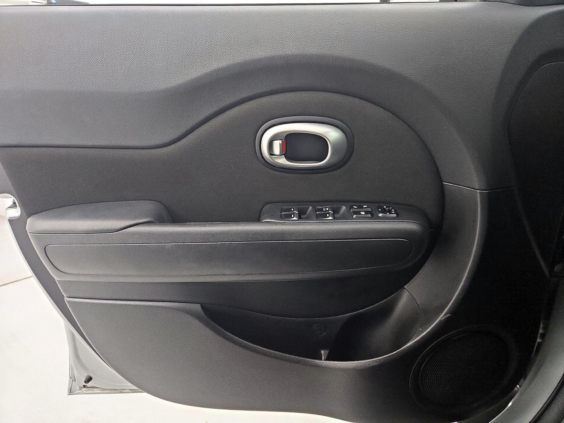 Thumbnail: 2019 Kia Soul - 12