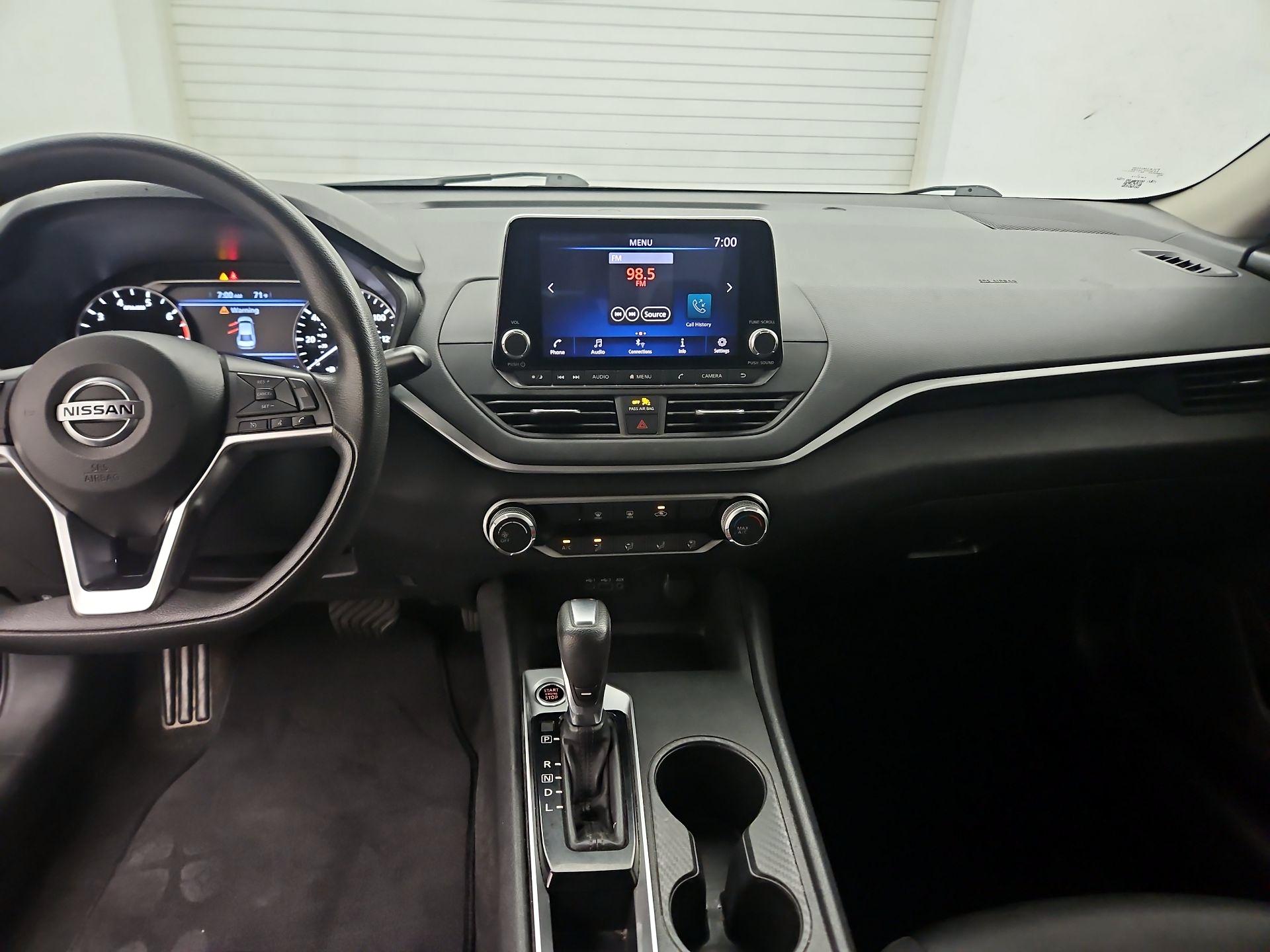 Thumbnail: 2020 Nissan Altima - 9