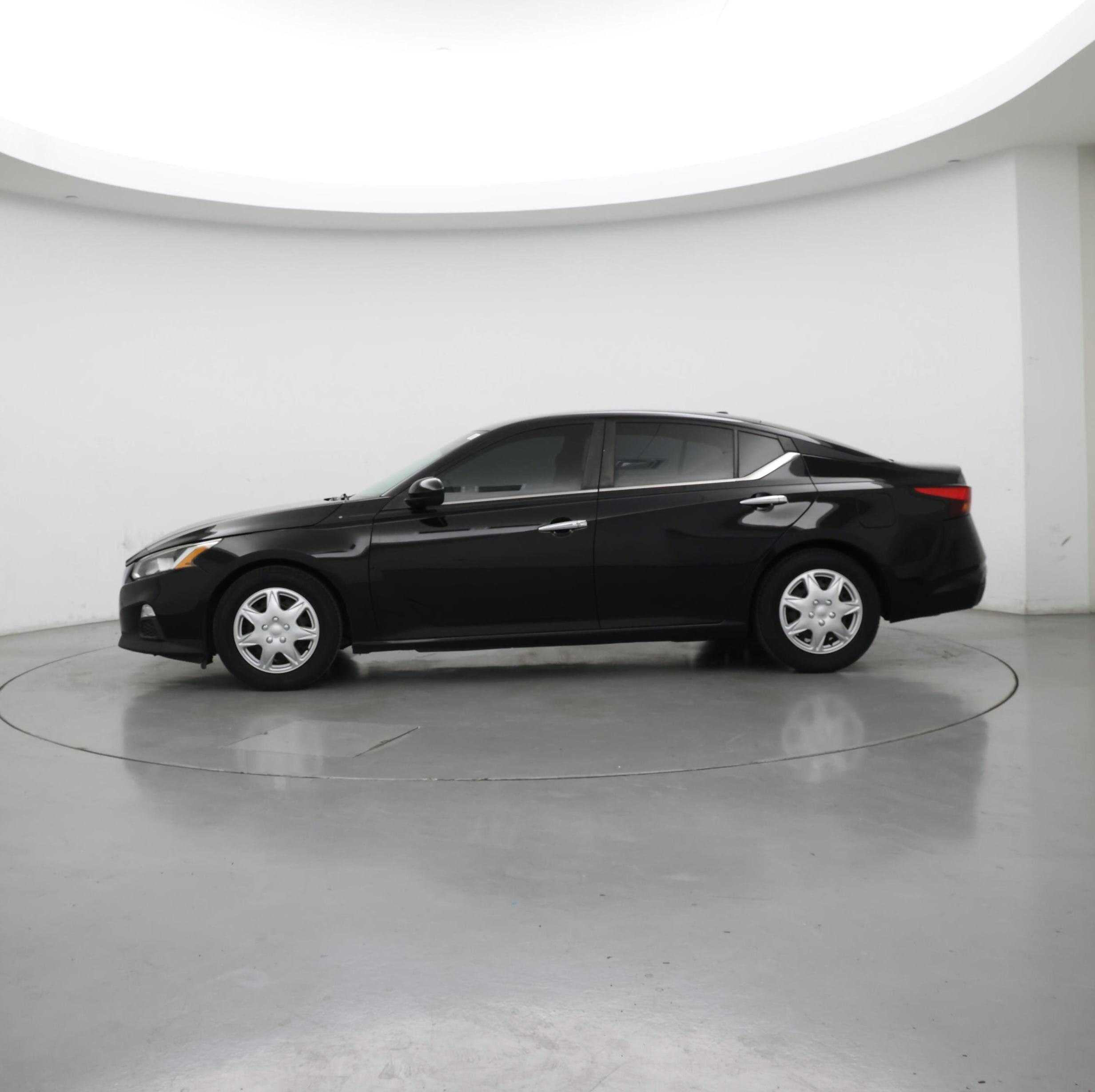 Thumbnail: 2020 Nissan Altima - 3