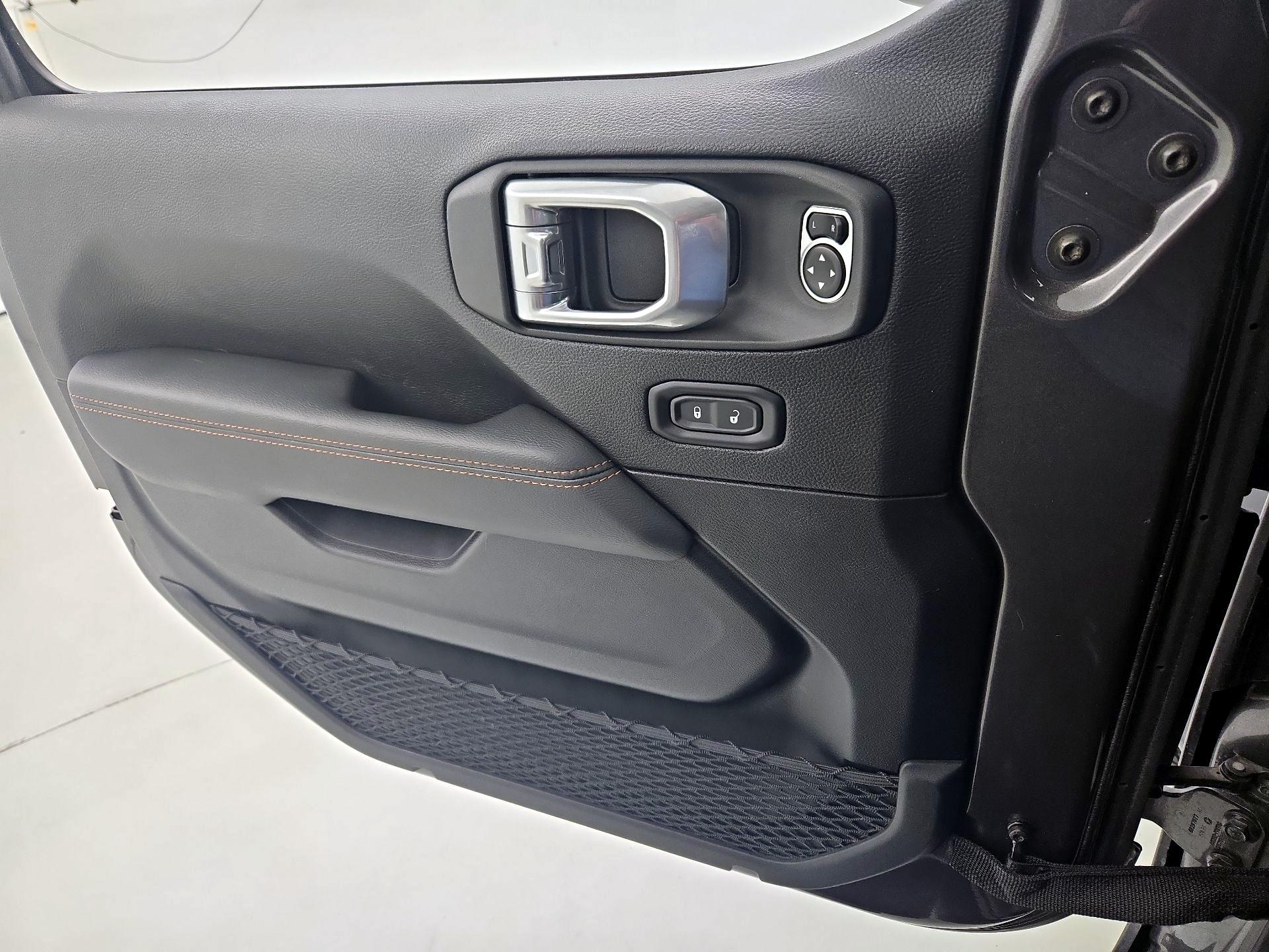 Thumbnail: 2020 Jeep Gladiator - 12