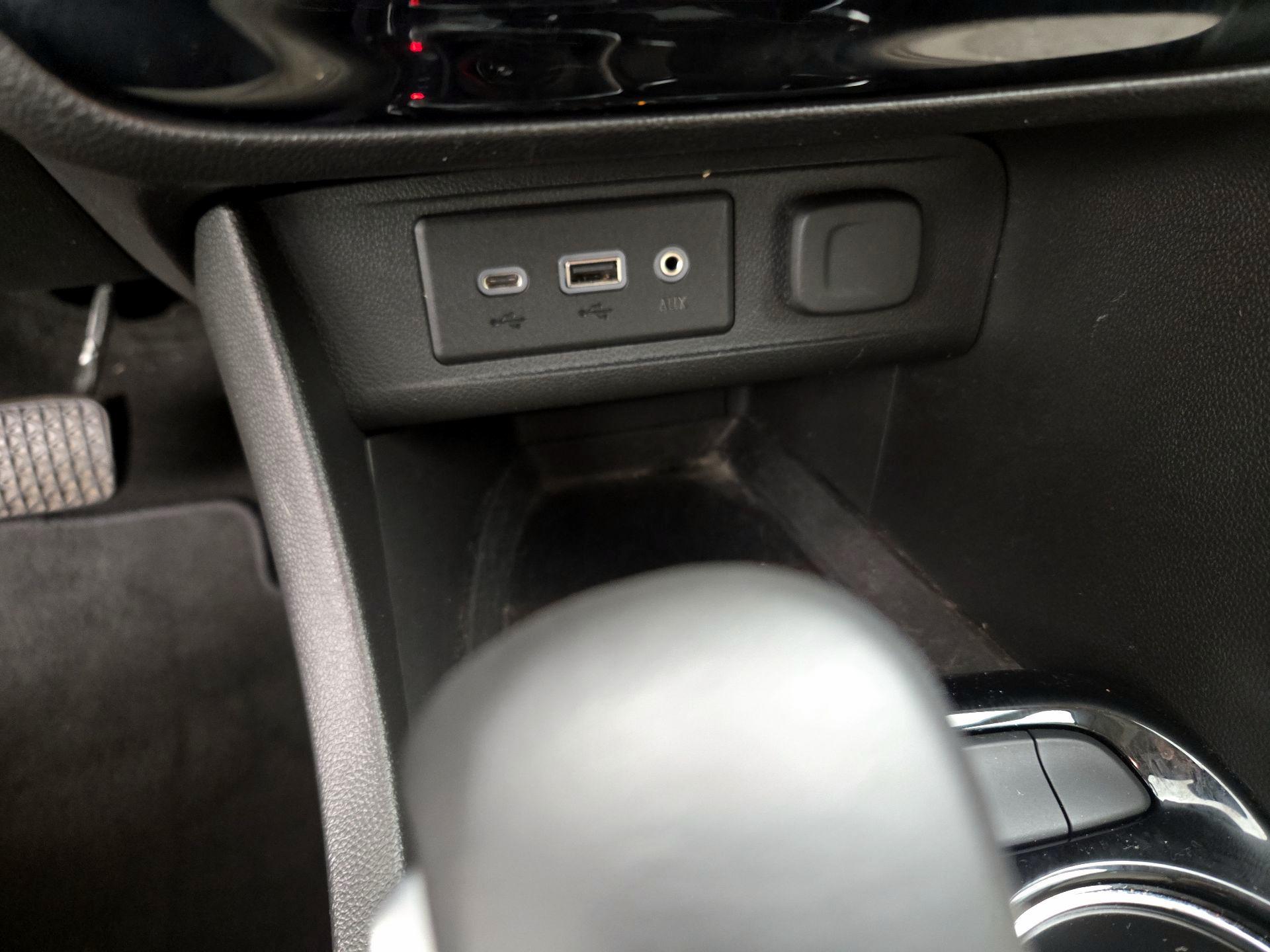 Thumbnail: 2020 Buick Encore GX - 18