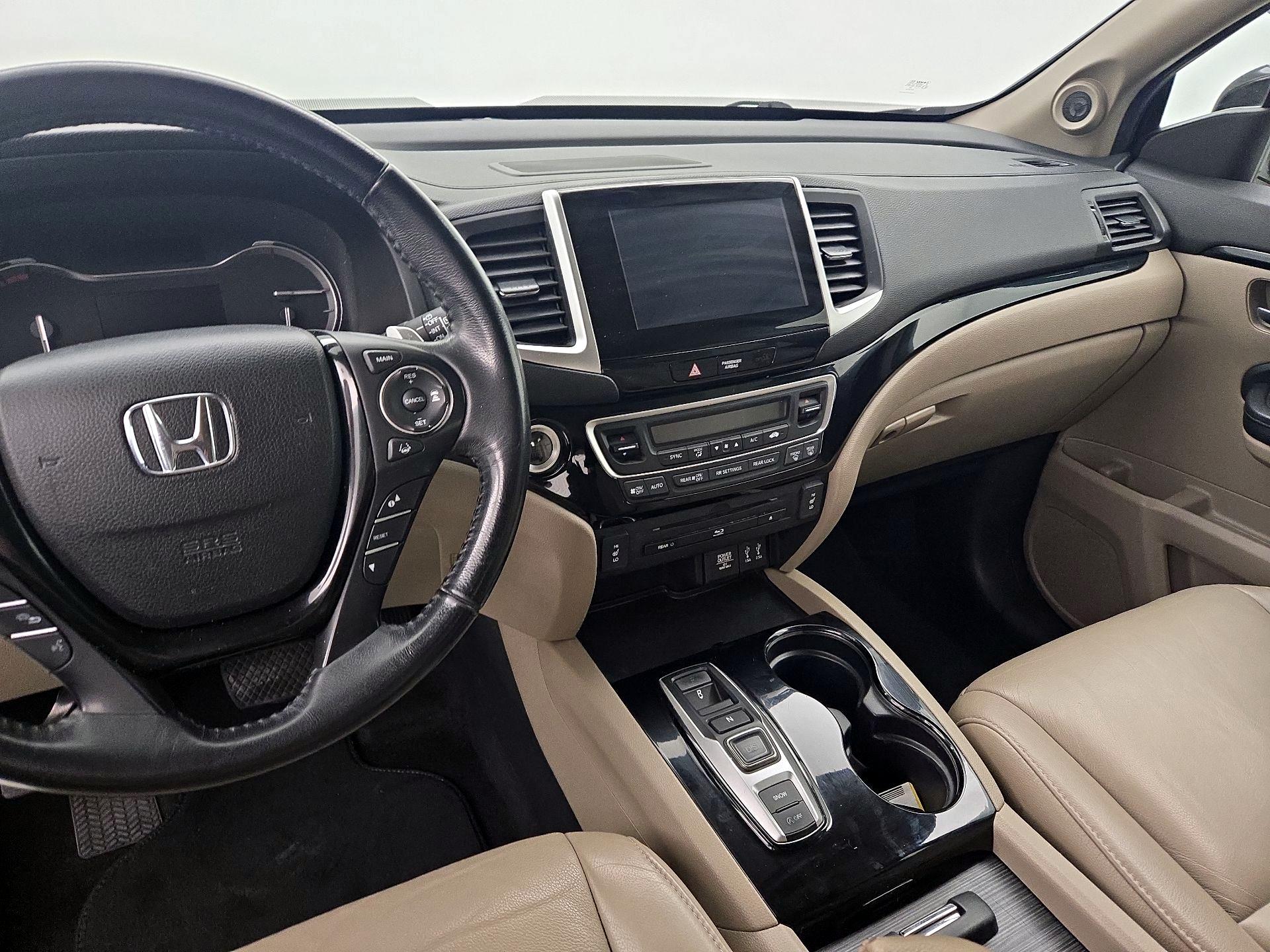 Thumbnail: 2016 Honda Pilot - 9