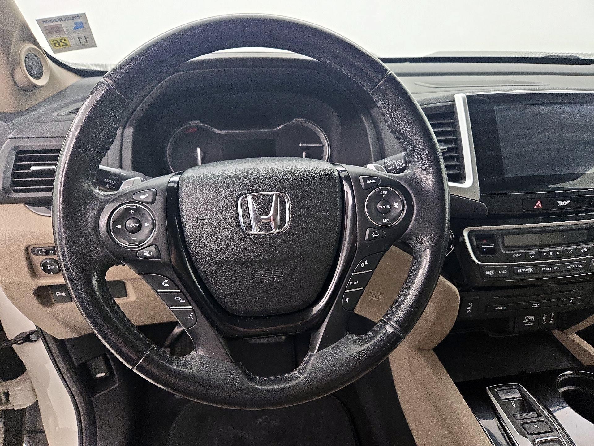 Thumbnail: 2016 Honda Pilot - 10