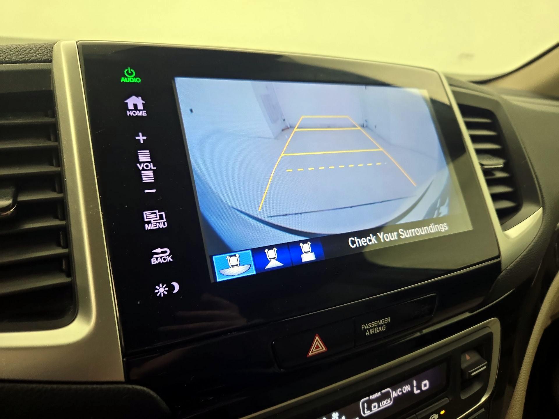 Thumbnail: 2016 Honda Pilot - 14