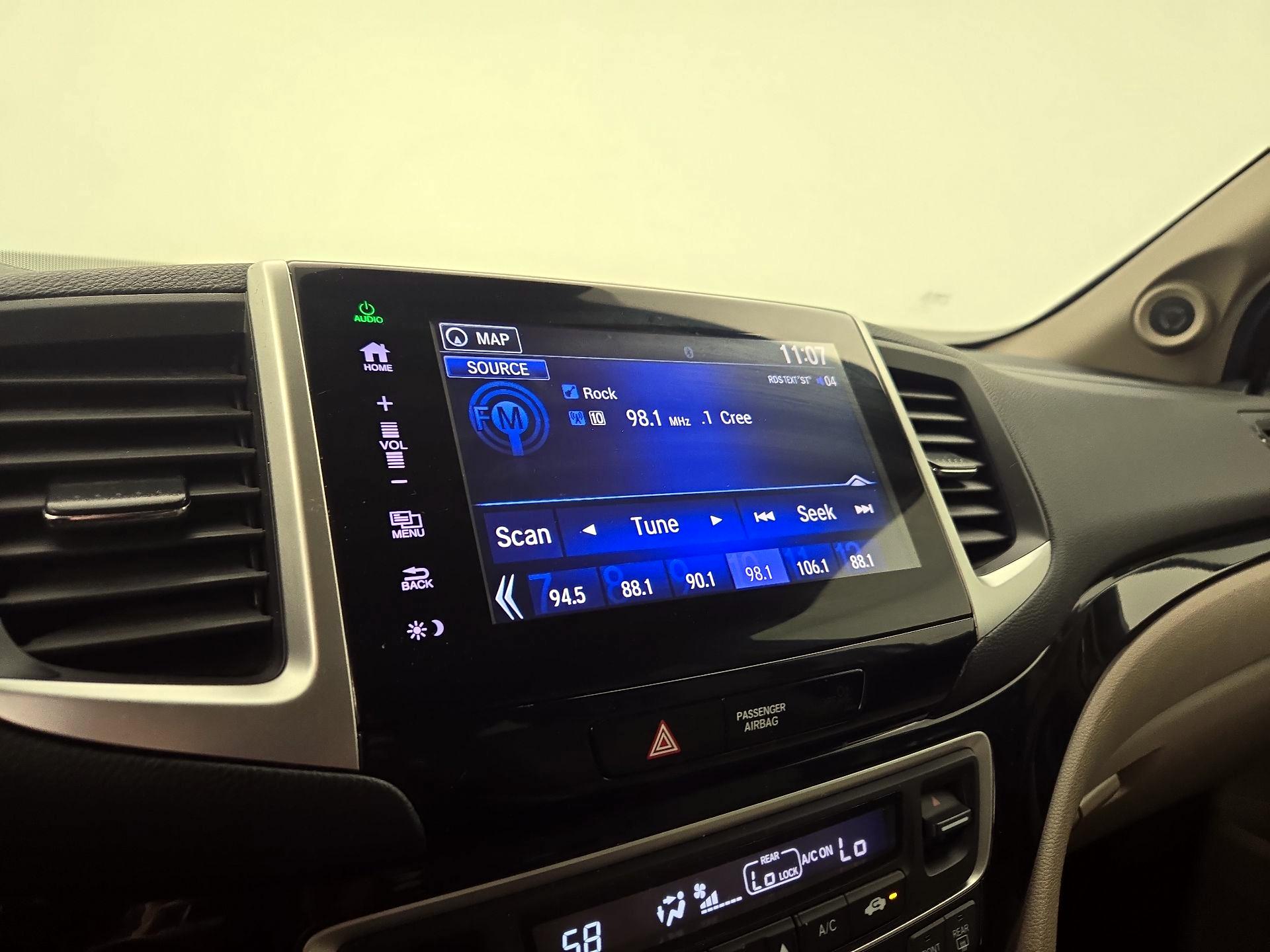 Thumbnail: 2016 Honda Pilot - 15