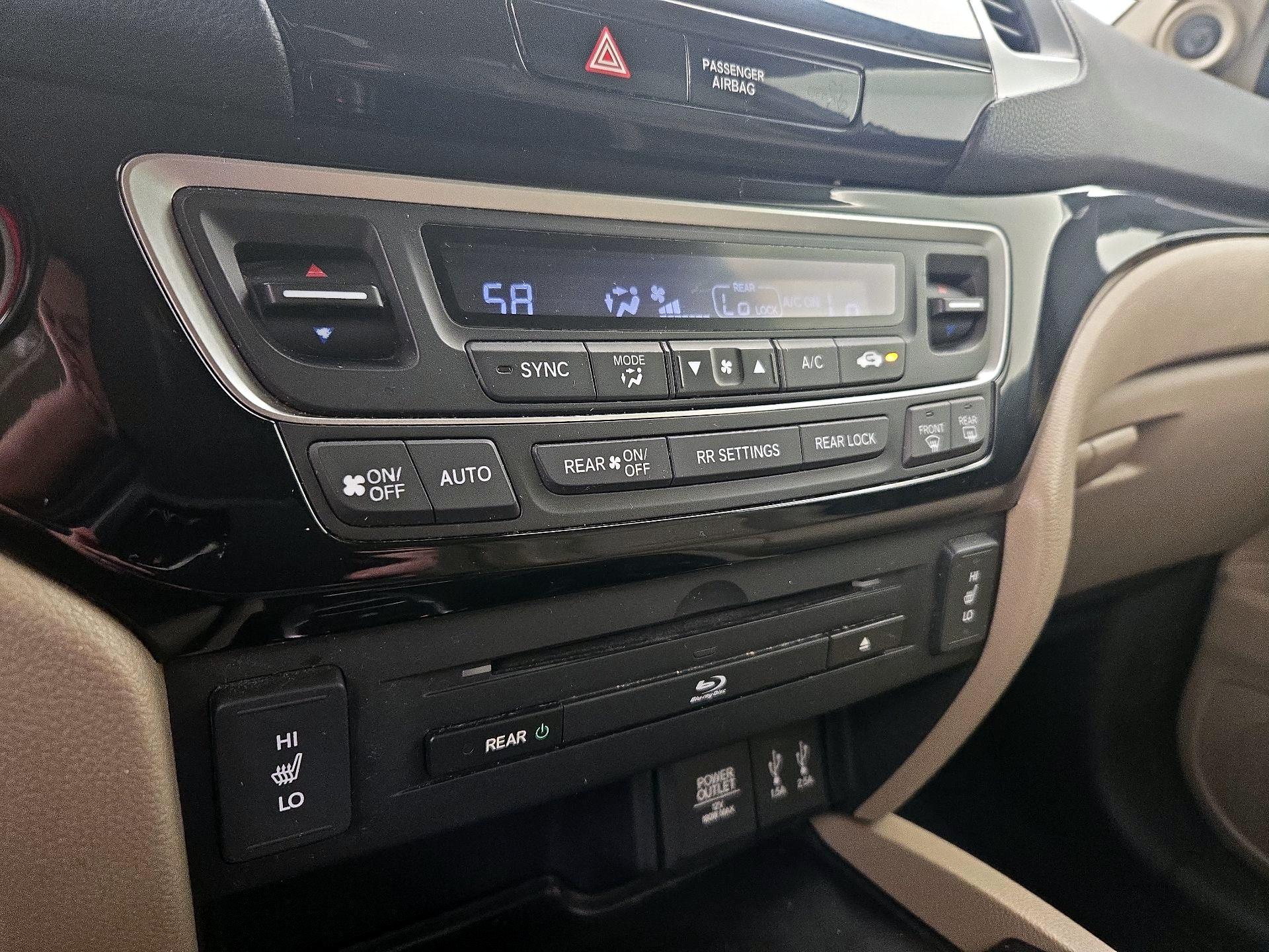 Thumbnail: 2016 Honda Pilot - 16