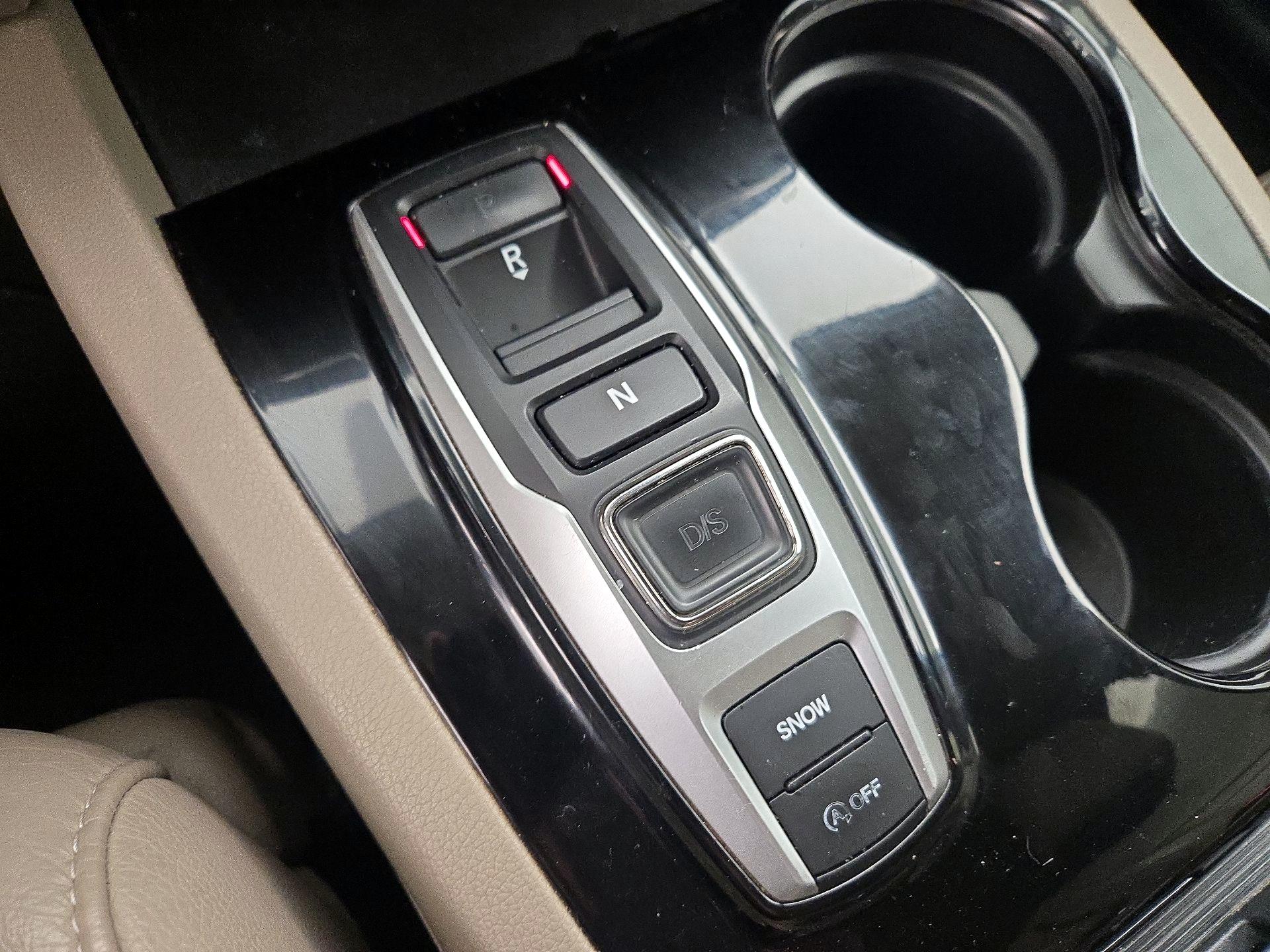 Thumbnail: 2016 Honda Pilot - 17