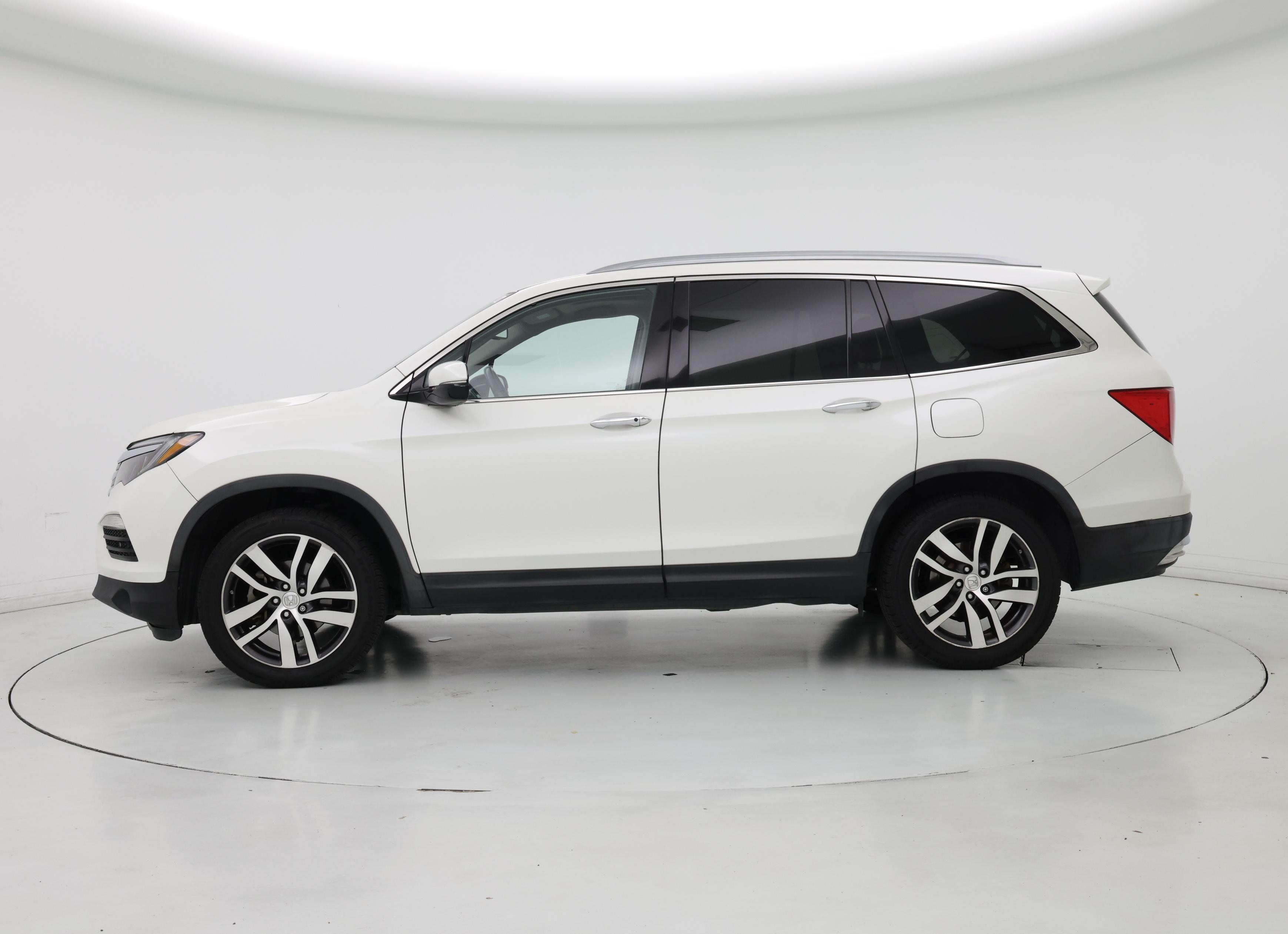 Thumbnail: 2016 Honda Pilot - 3
