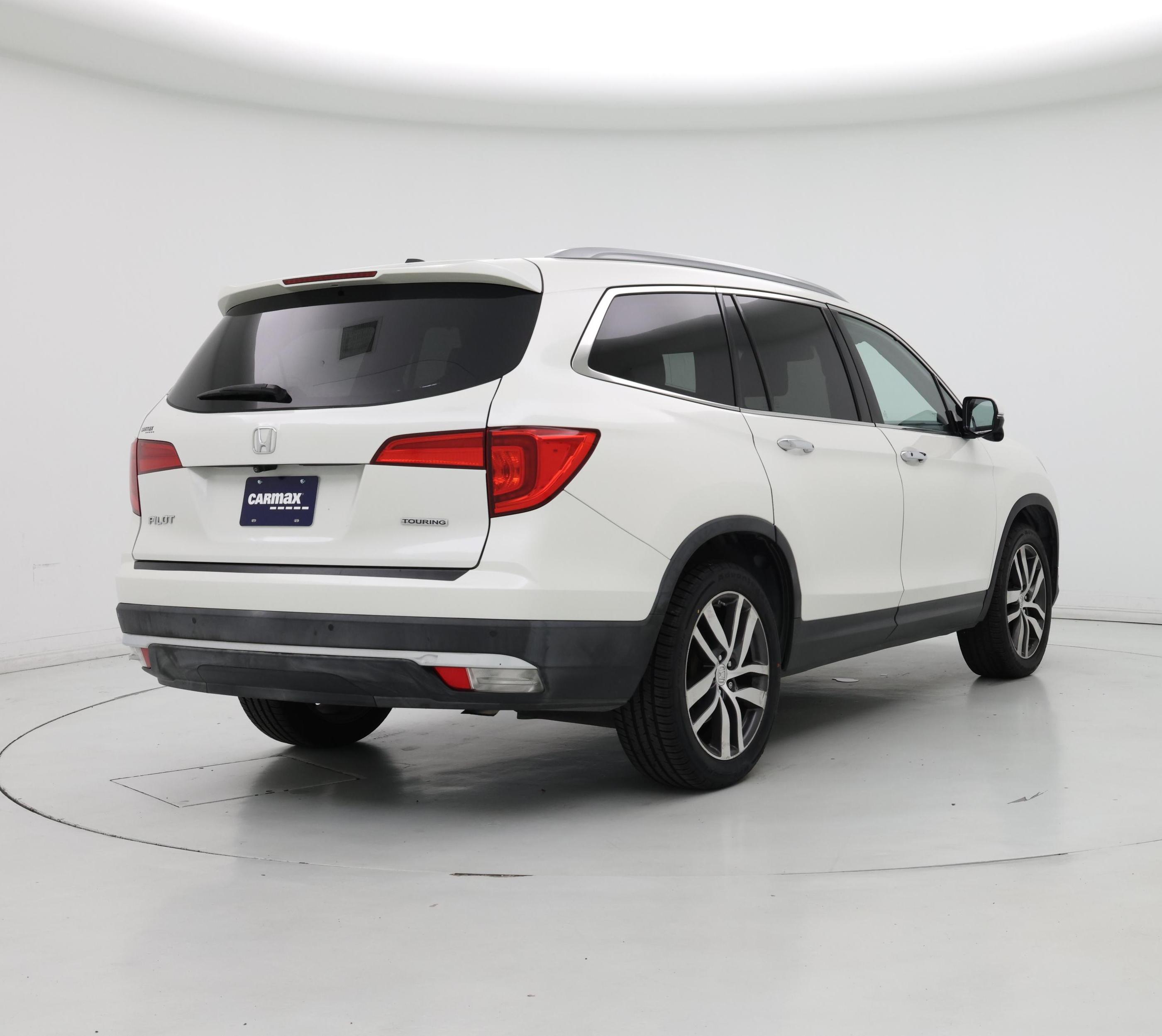 Thumbnail: 2016 Honda Pilot - 8