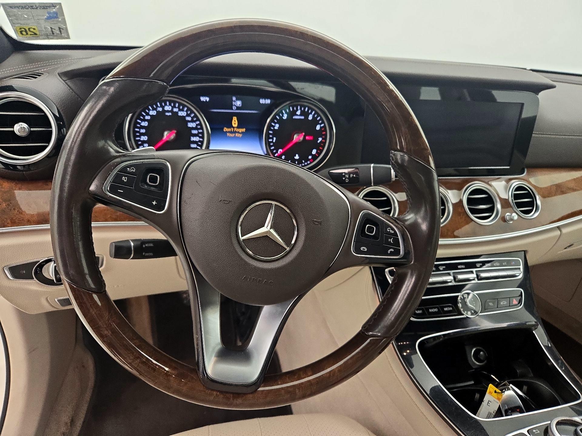 Thumbnail: 2017 Mercedes-Benz E-Class - 10