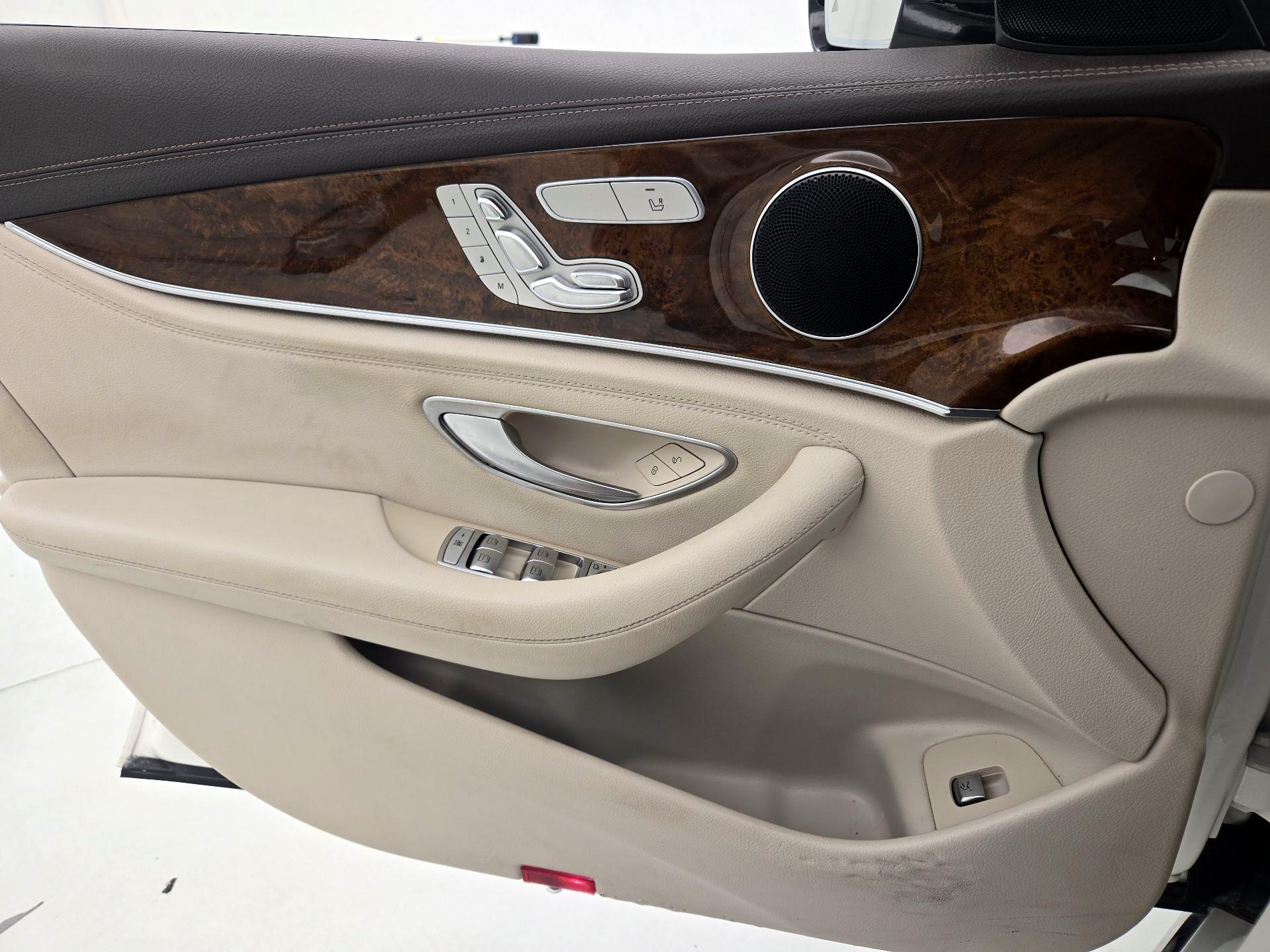 Thumbnail: 2017 Mercedes-Benz E-Class - 12