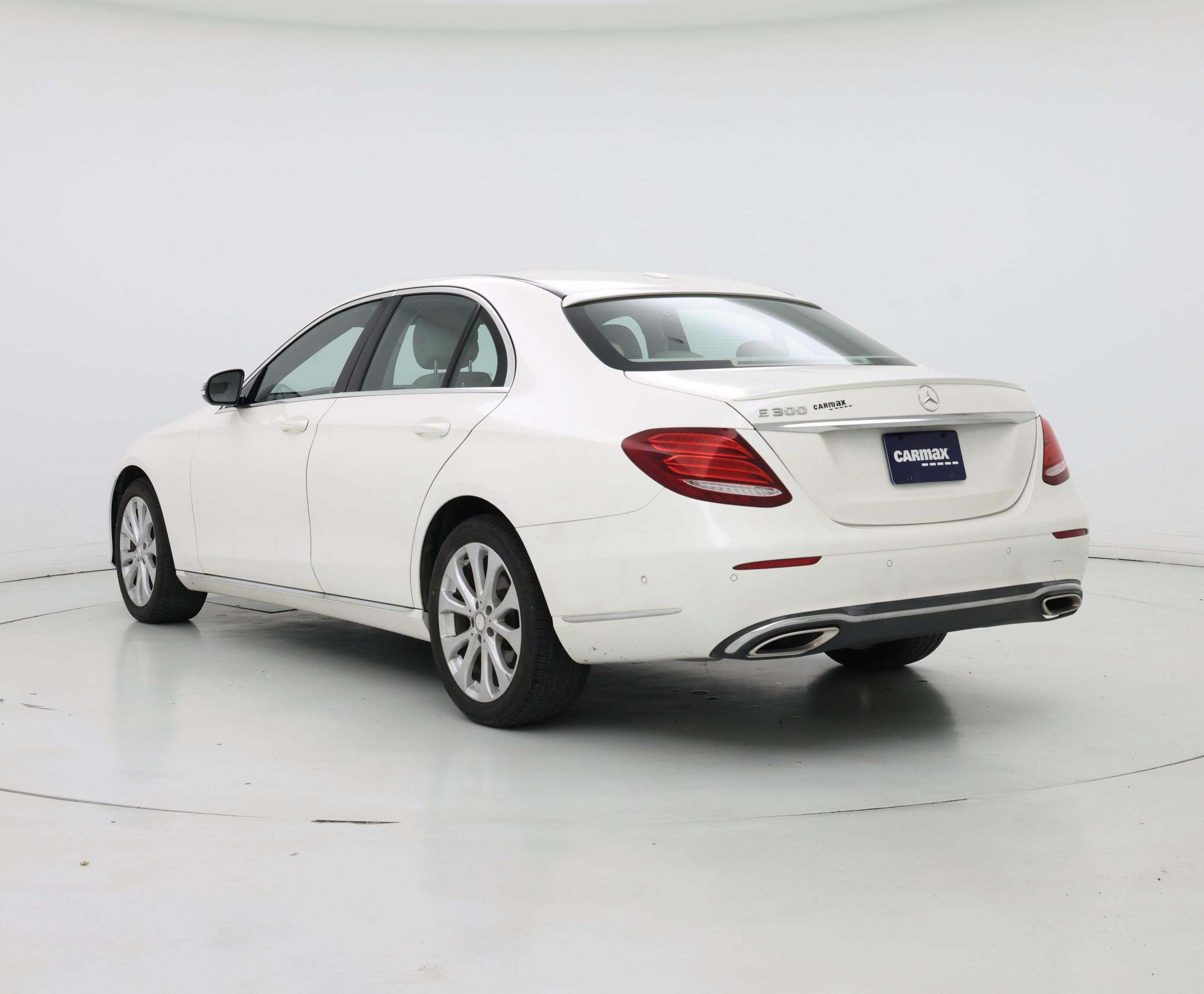 Thumbnail: 2017 Mercedes-Benz E-Class - 2