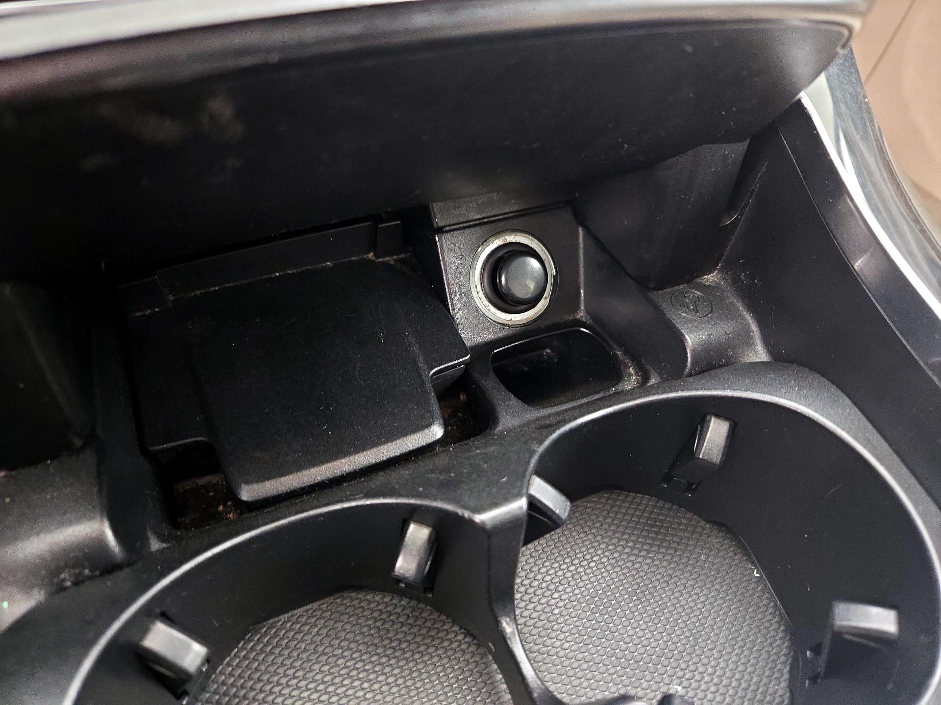 Thumbnail: 2017 Mercedes-Benz E-Class - 19