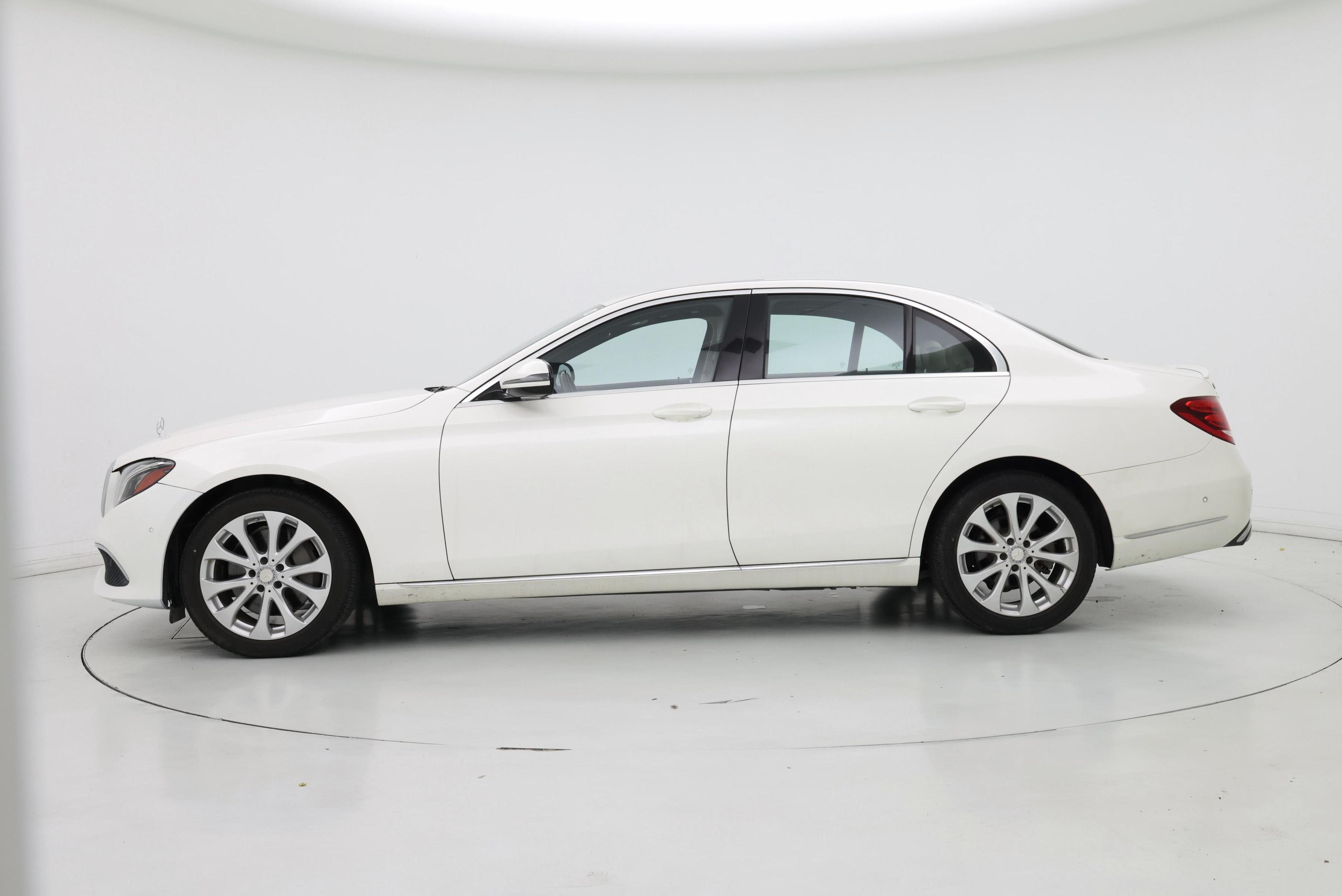 Thumbnail: 2017 Mercedes-Benz E-Class - 3