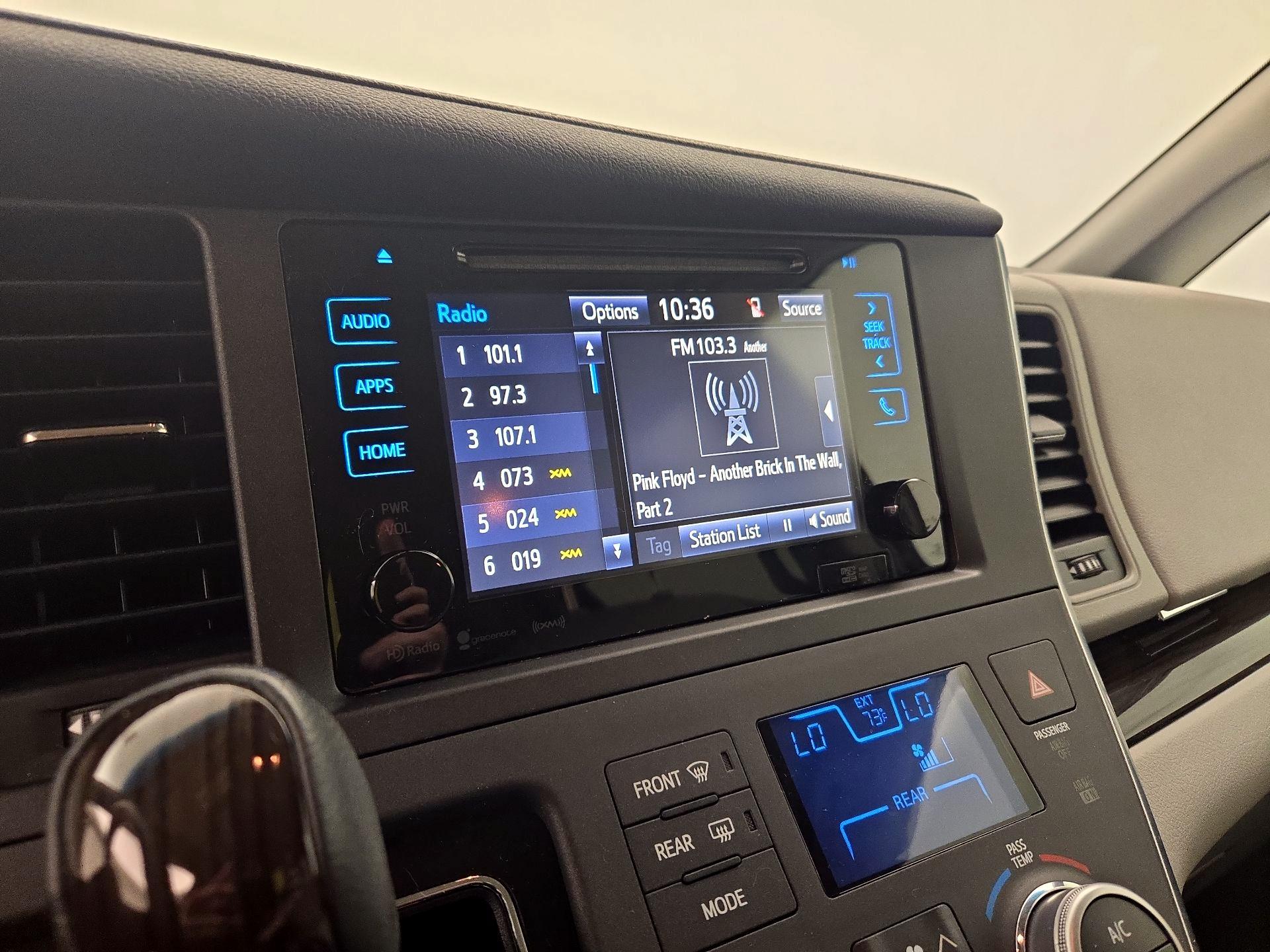 Thumbnail: 2017 Toyota Sienna - 15
