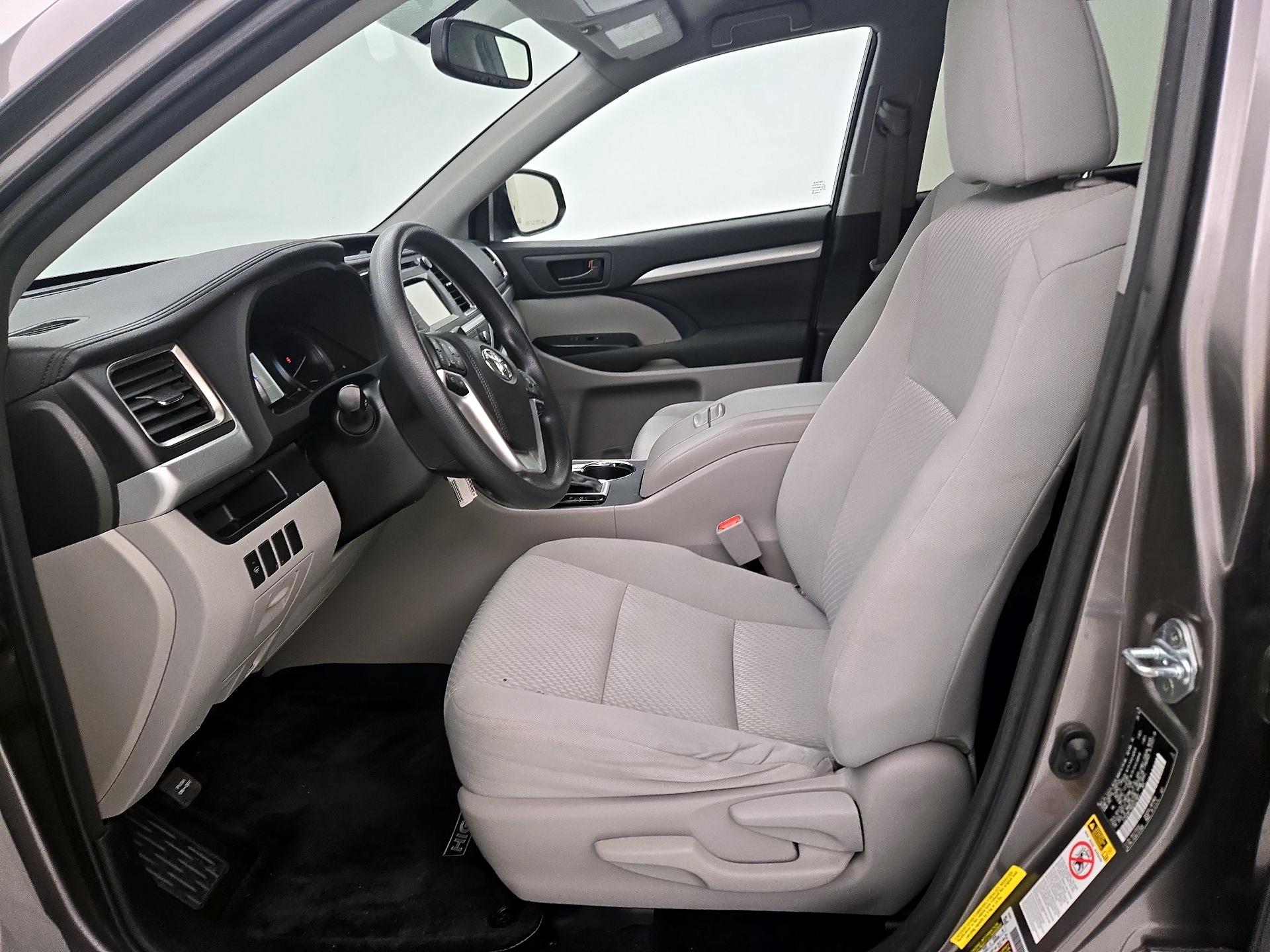Thumbnail: 2016 Toyota Highlander - 11