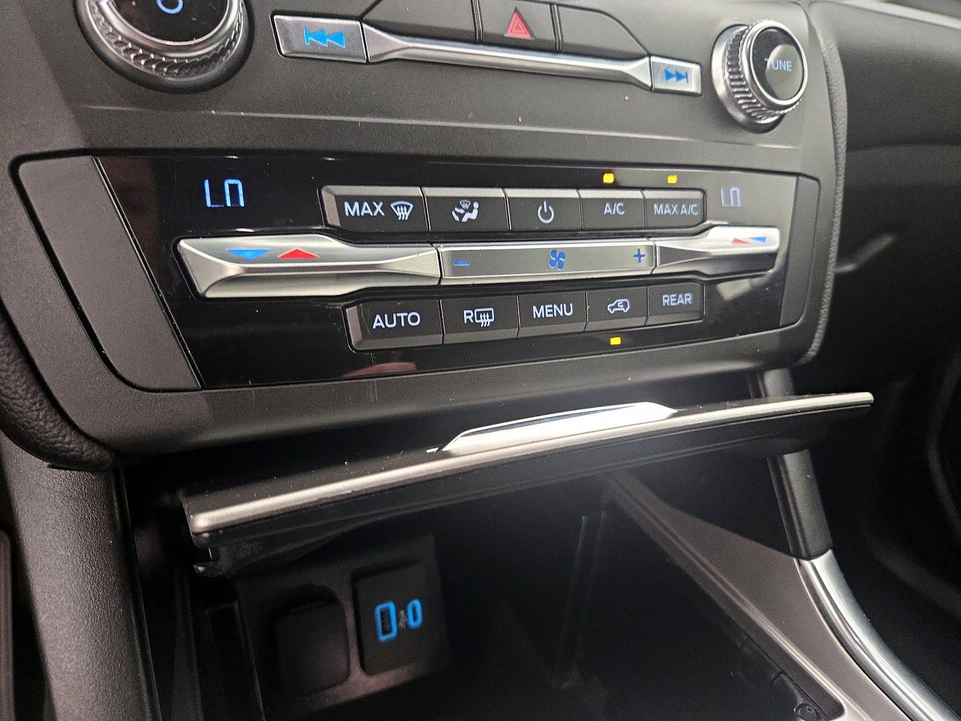 Thumbnail: 2020 Ford Explorer - 17