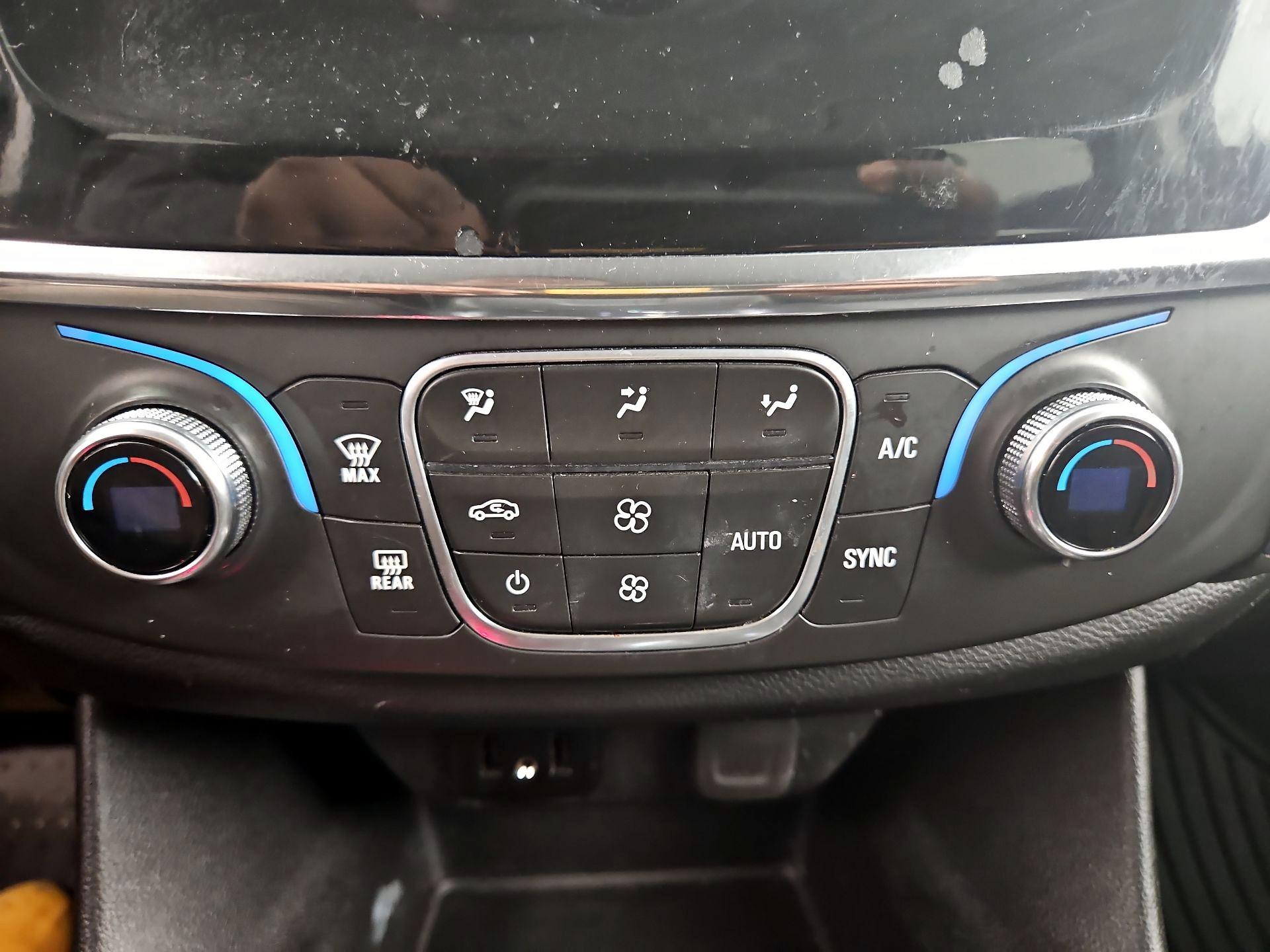 Thumbnail: 2020 Chevrolet Traverse - 16