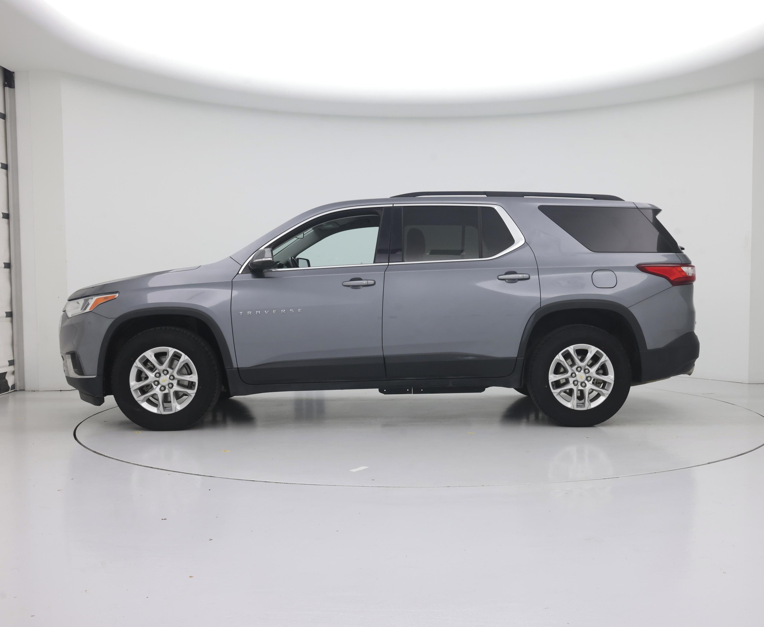 Thumbnail: 2020 Chevrolet Traverse - 3