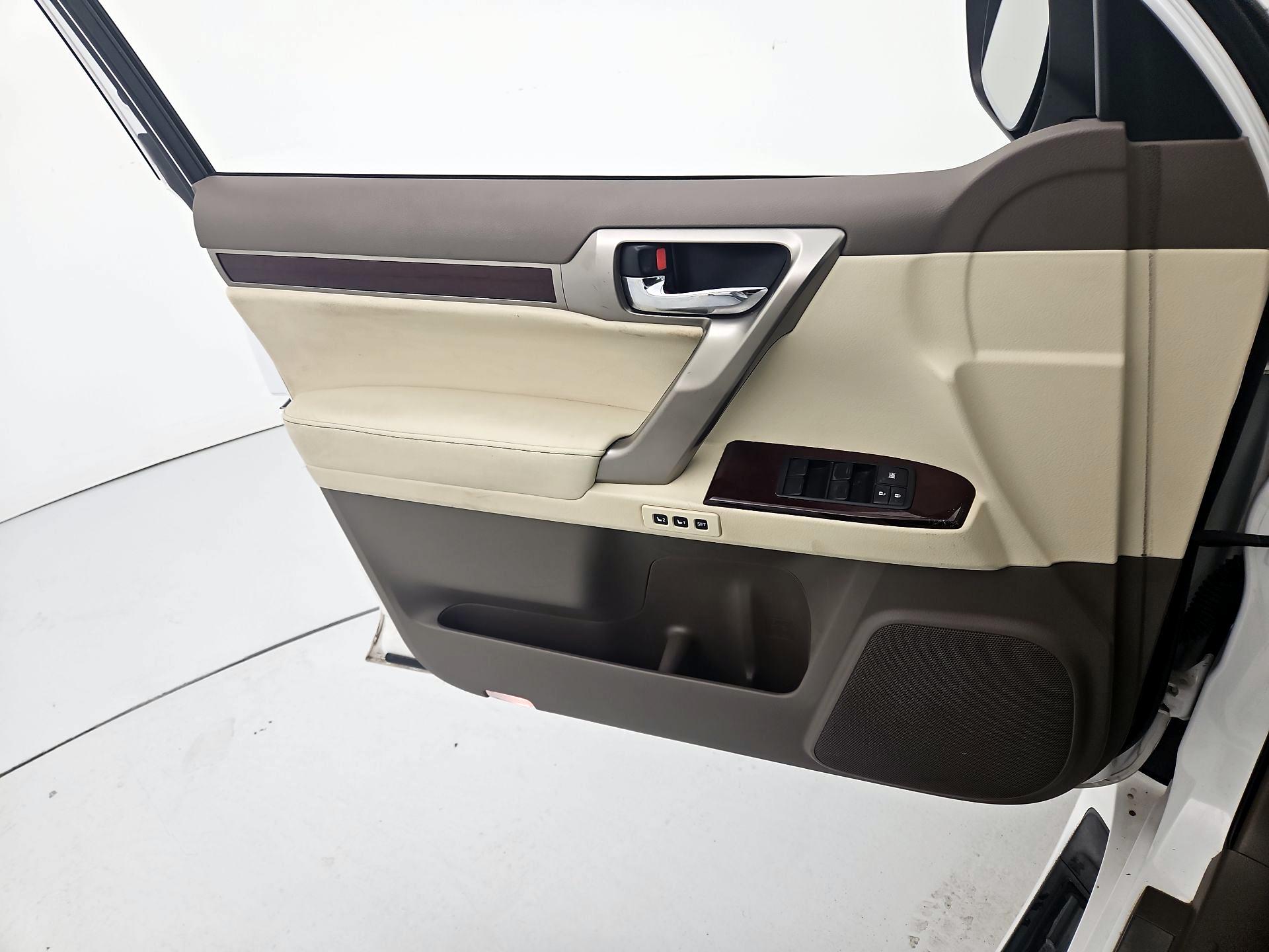 Thumbnail: 2015 Lexus GX - 12