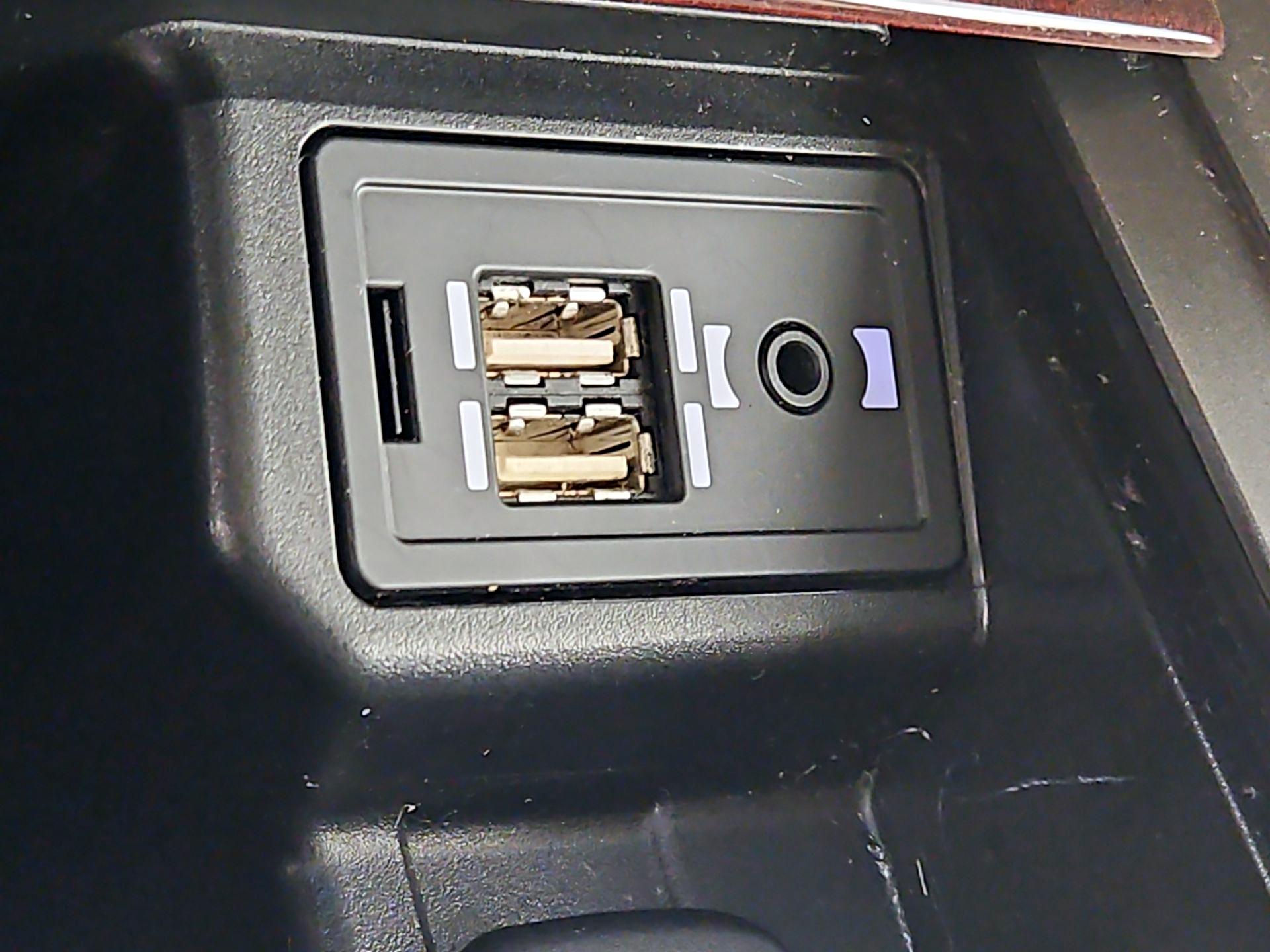 Thumbnail: 2015 Lexus GX - 19