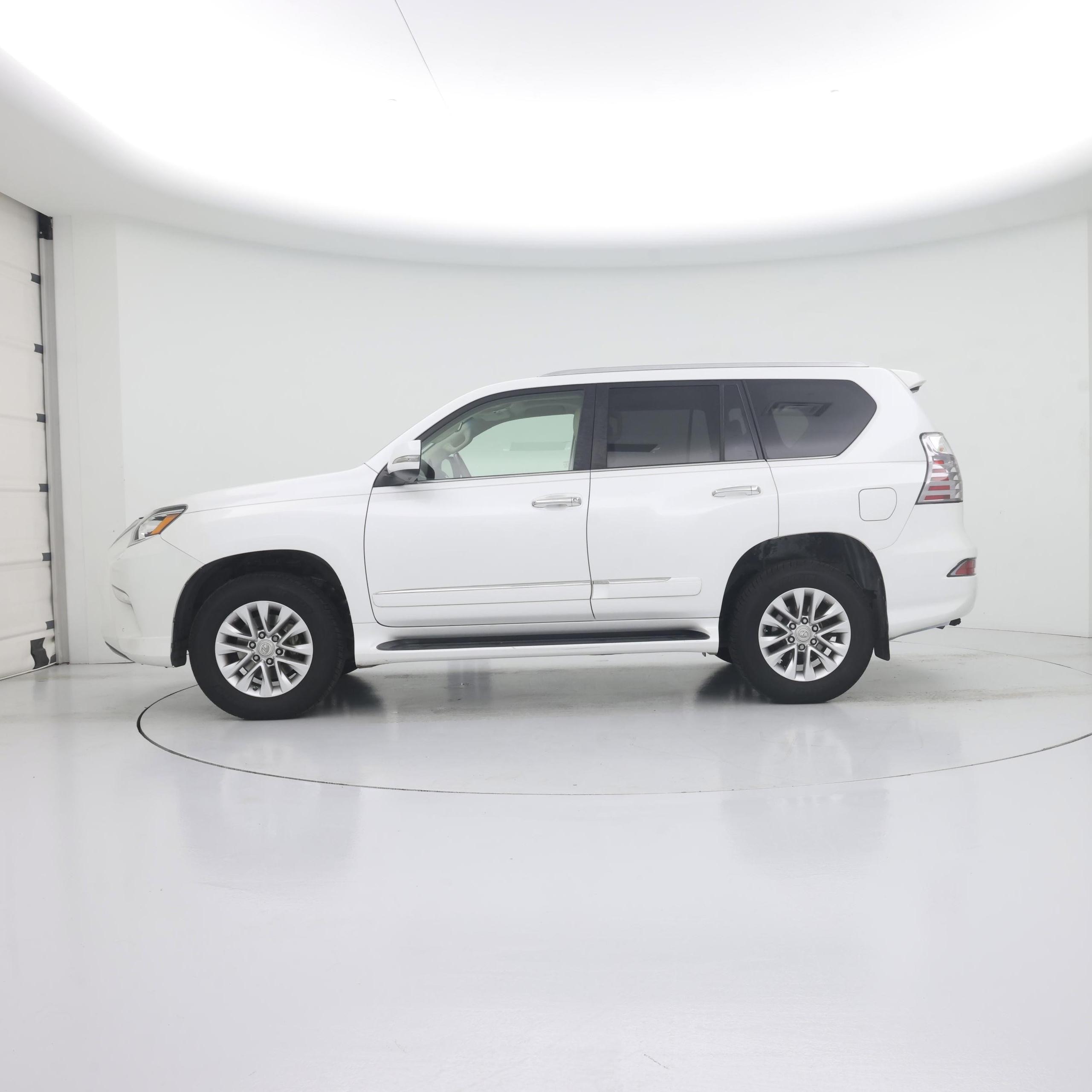 Thumbnail: 2015 Lexus GX - 3