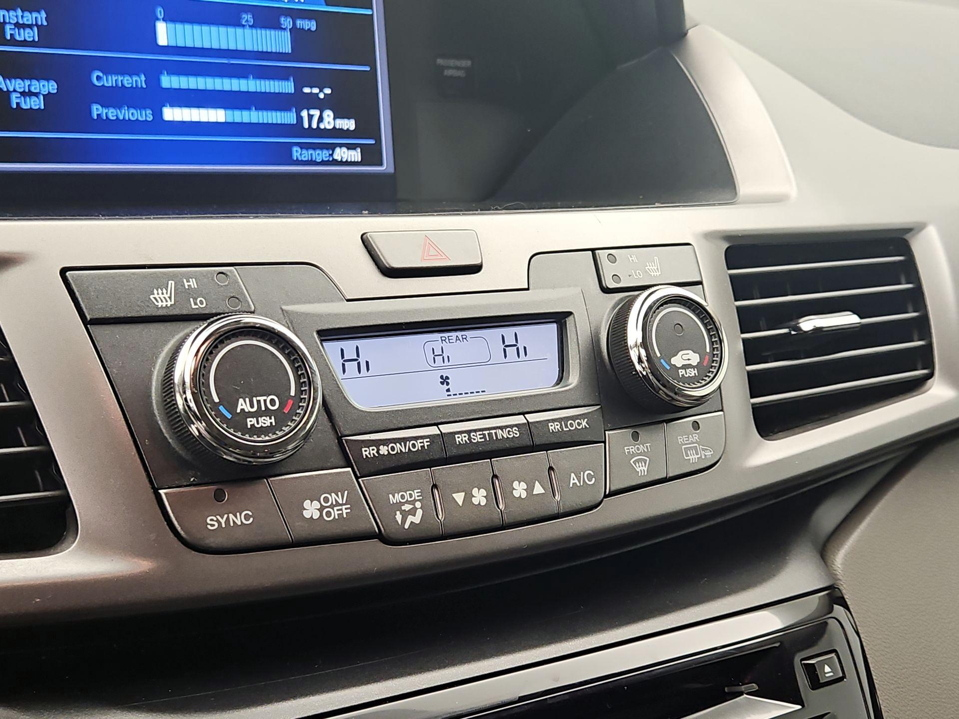 Thumbnail: 2015 Honda Odyssey - 16