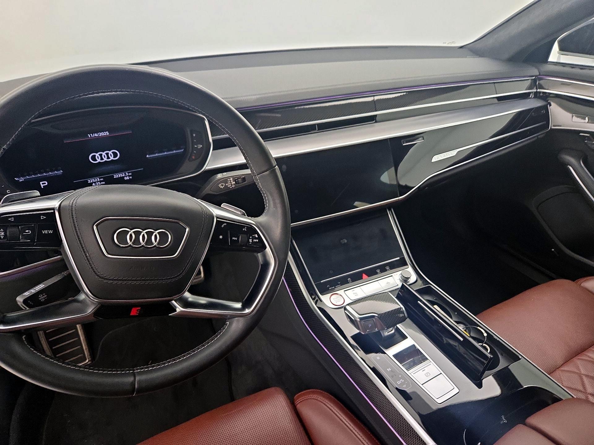 Thumbnail: 2020 Audi S8 - 9