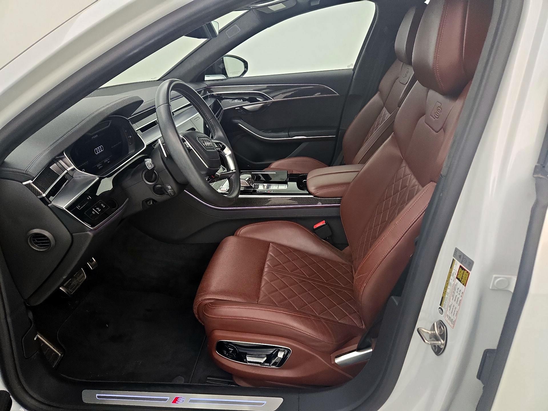 Thumbnail: 2020 Audi S8 - 11