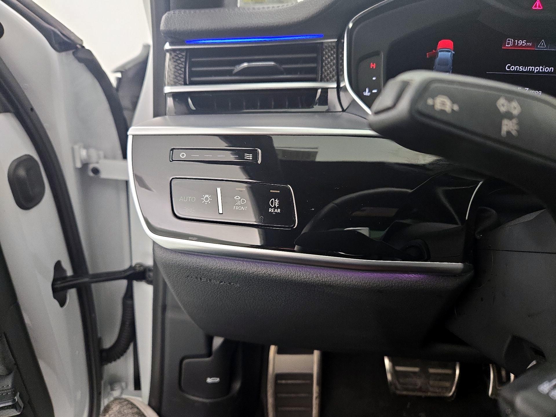 Thumbnail: 2020 Audi S8 - 13