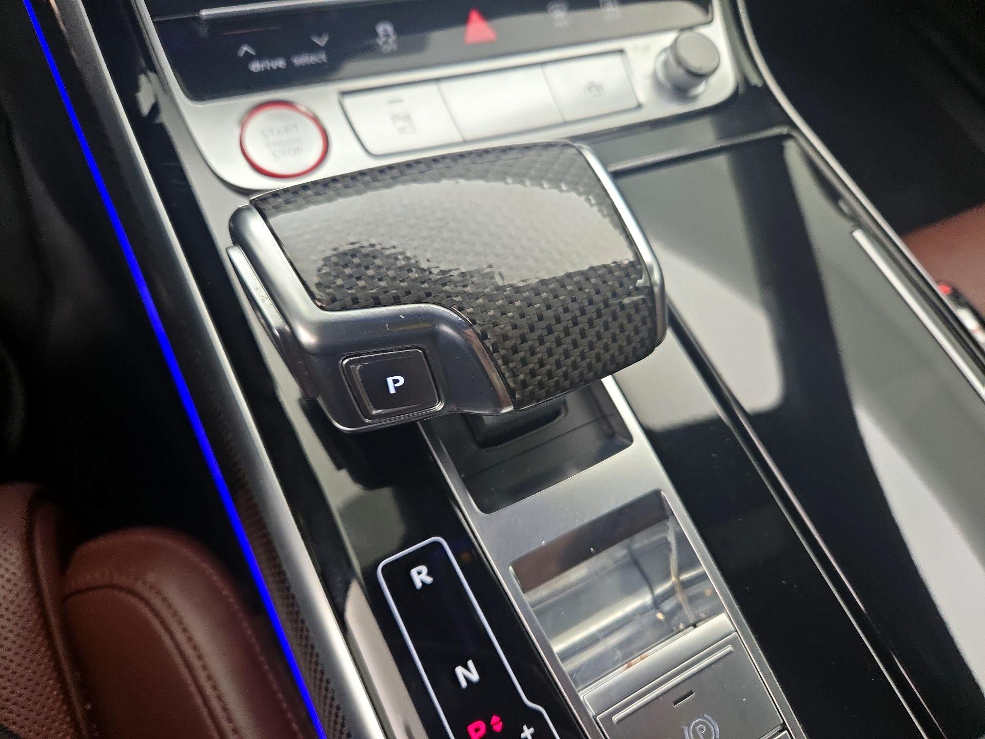 Thumbnail: 2020 Audi S8 - 18