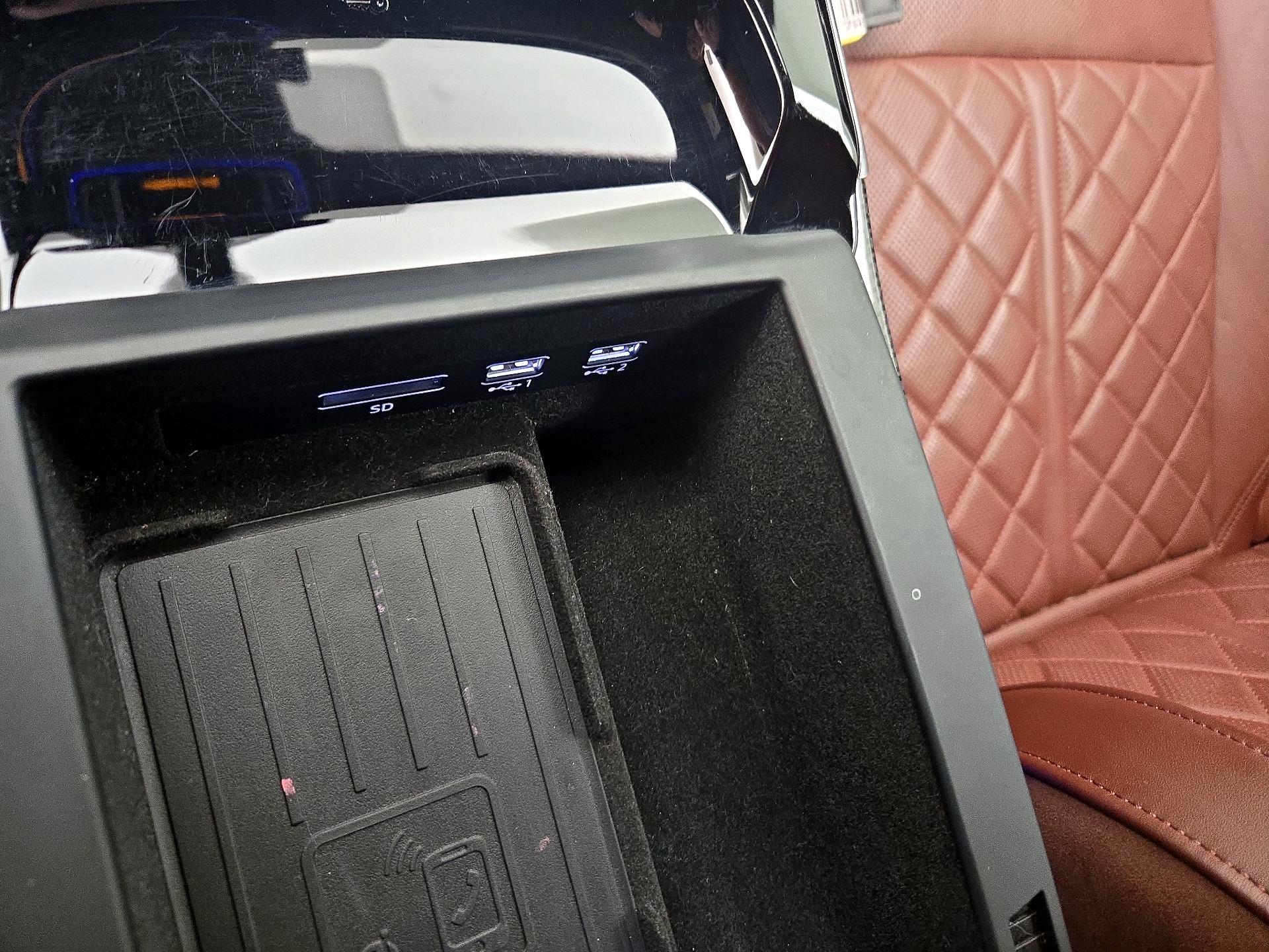 Thumbnail: 2020 Audi S8 - 19